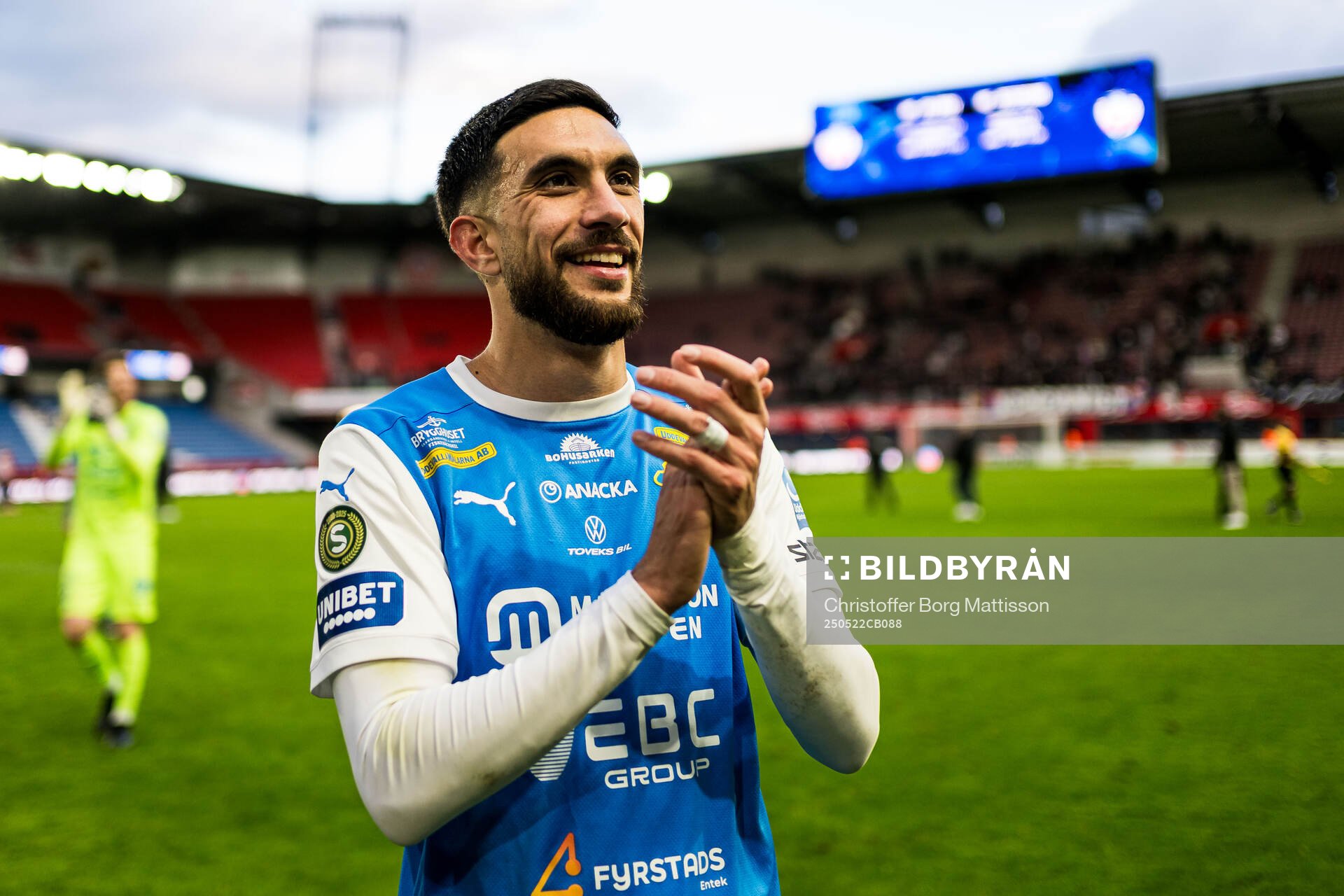 Oddevolds Daniel Krezic jublar efter fotbollsmatchen i Superettan mellan Helsingborg och Oddevold den 22 maj 2025 i Helsingborg.
