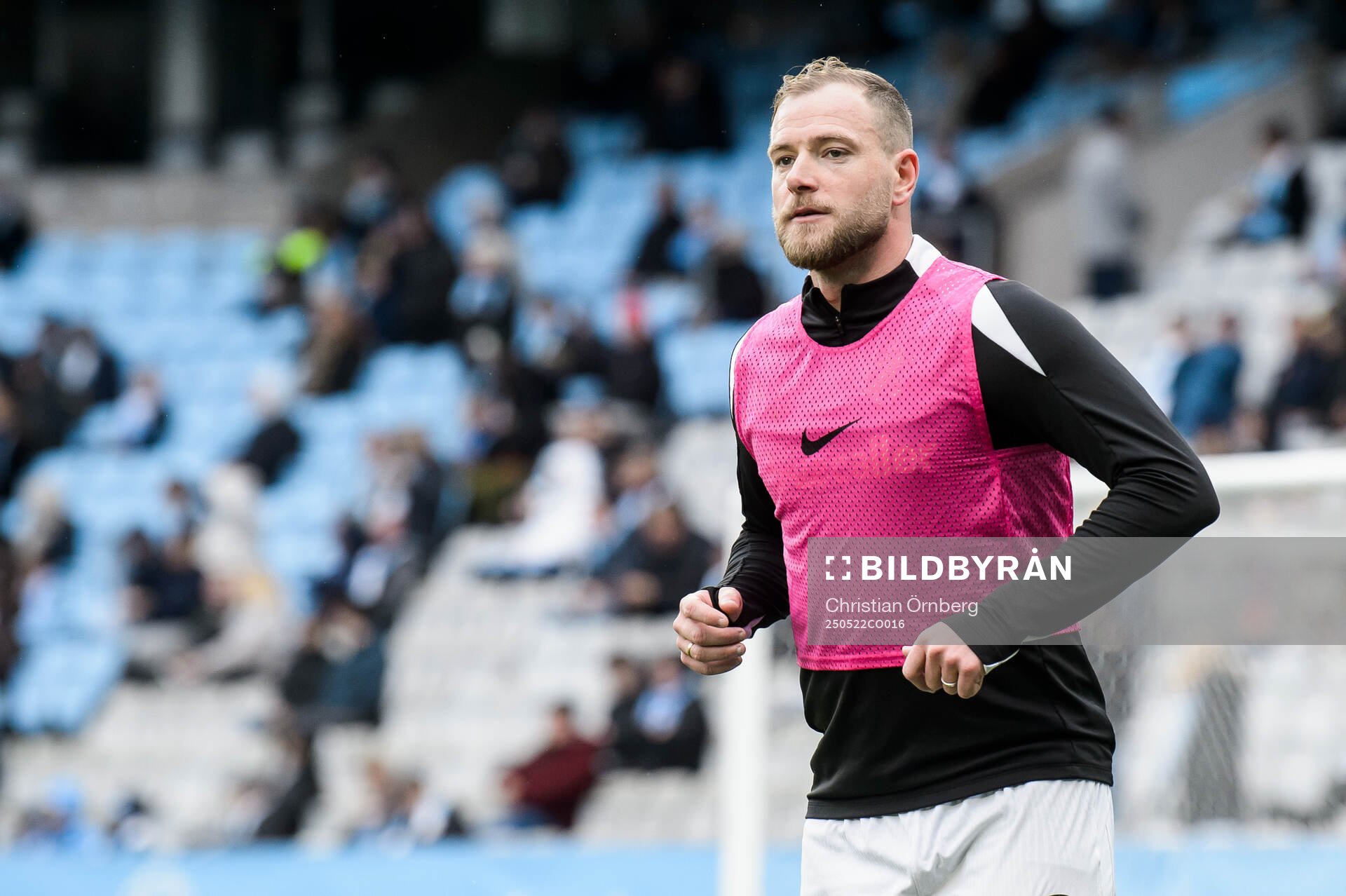 AIKs John Guidetti inför fotbollsmatchen i Allsvenskan mellan Malmö FF och AIK den 22 maj 2025 i Malmö. 