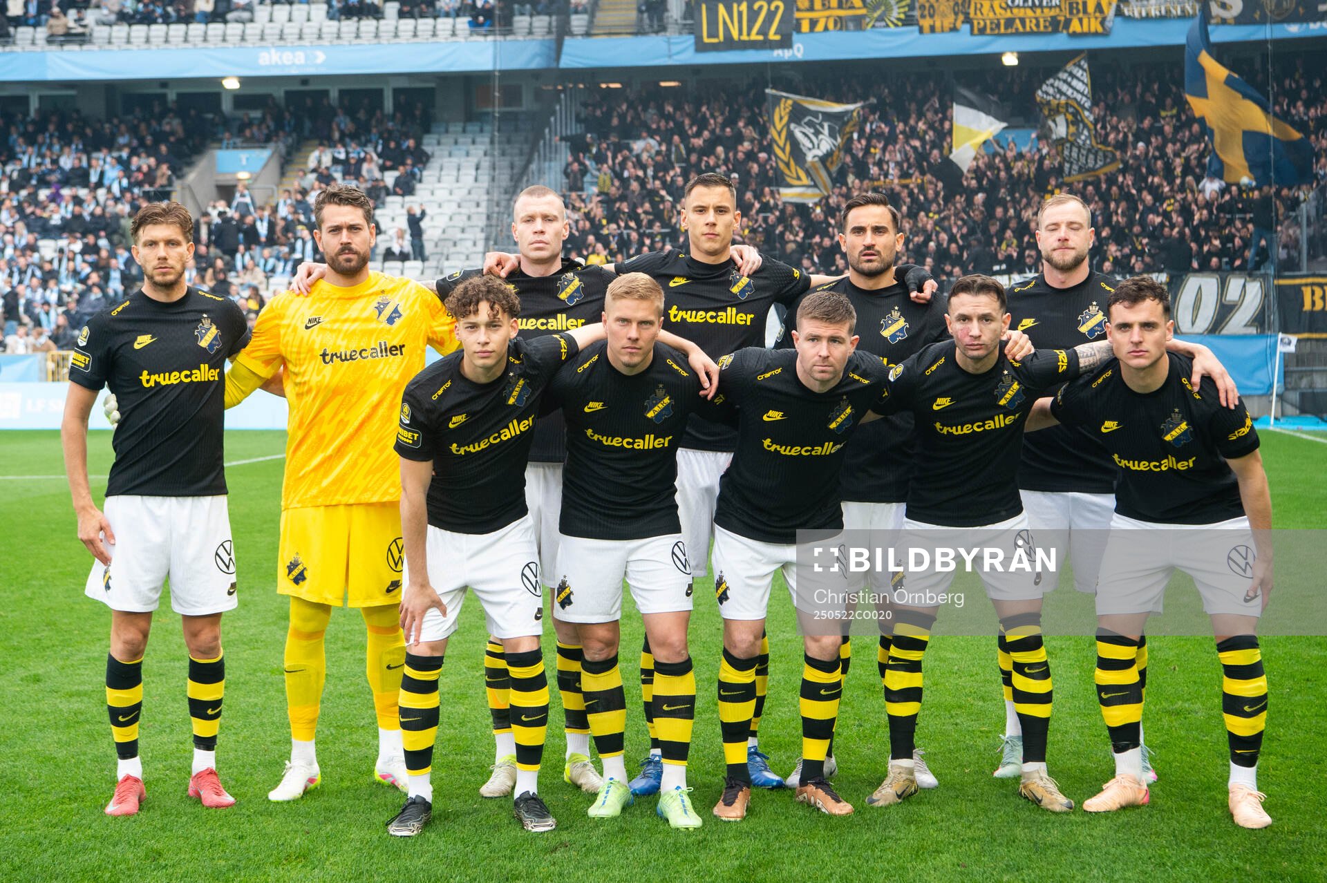 AIKs startelva inför fotbollsmatchen i Allsvenskan mellan Malmö FF och AIK den 22 maj 2025 i Malmö. 