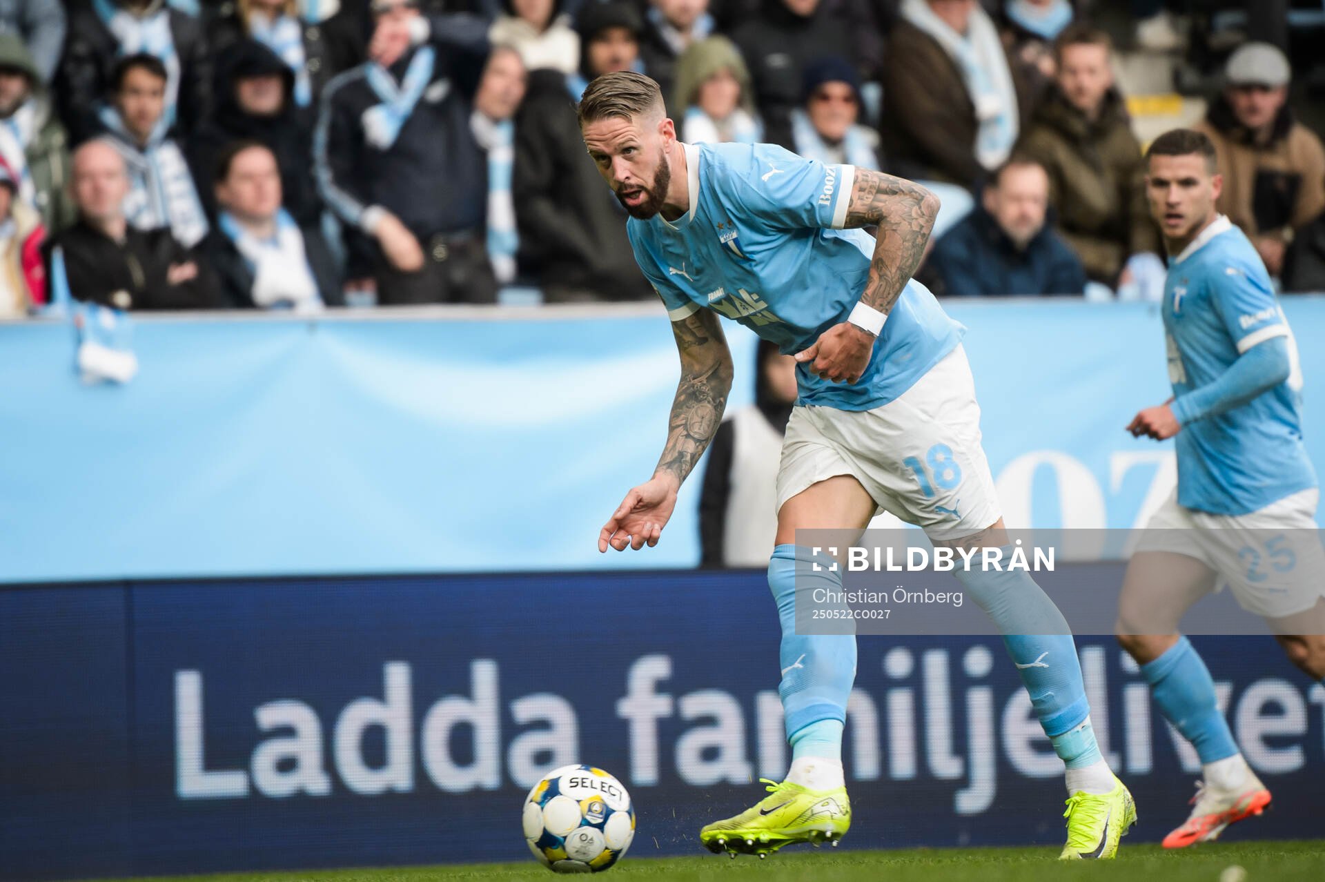 Malmö FFs Pontus Jansson under fotbollsmatchen i Allsvenskan mellan Malmö FF och AIK den 22 maj 2025 i Malmö. 