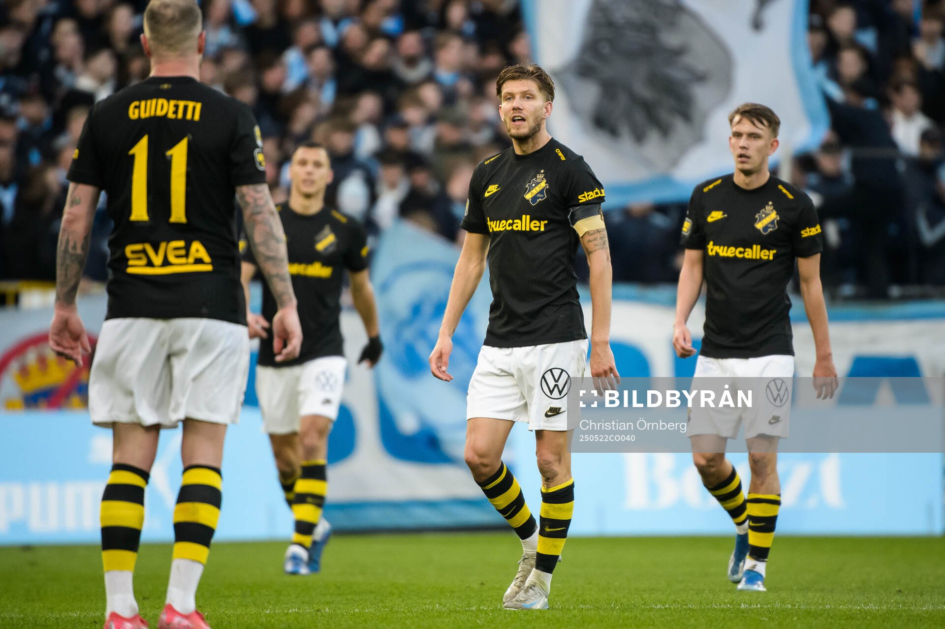AIKs Anton Salétros under fotbollsmatchen i Allsvenskan mellan Malmö FF och AIK den 22 maj 2025 i Malmö. 