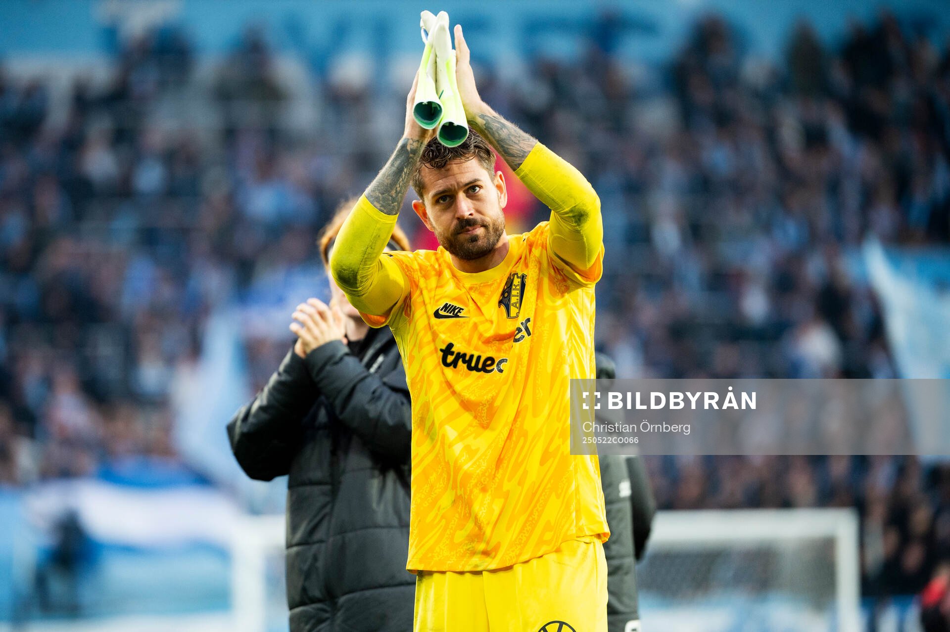 AIKs målvakt Kristoffer Nordfeldt efter fotbollsmatchen i Allsvenskan mellan Malmö FF och AIK den 22 maj 2025 i Malmö. 