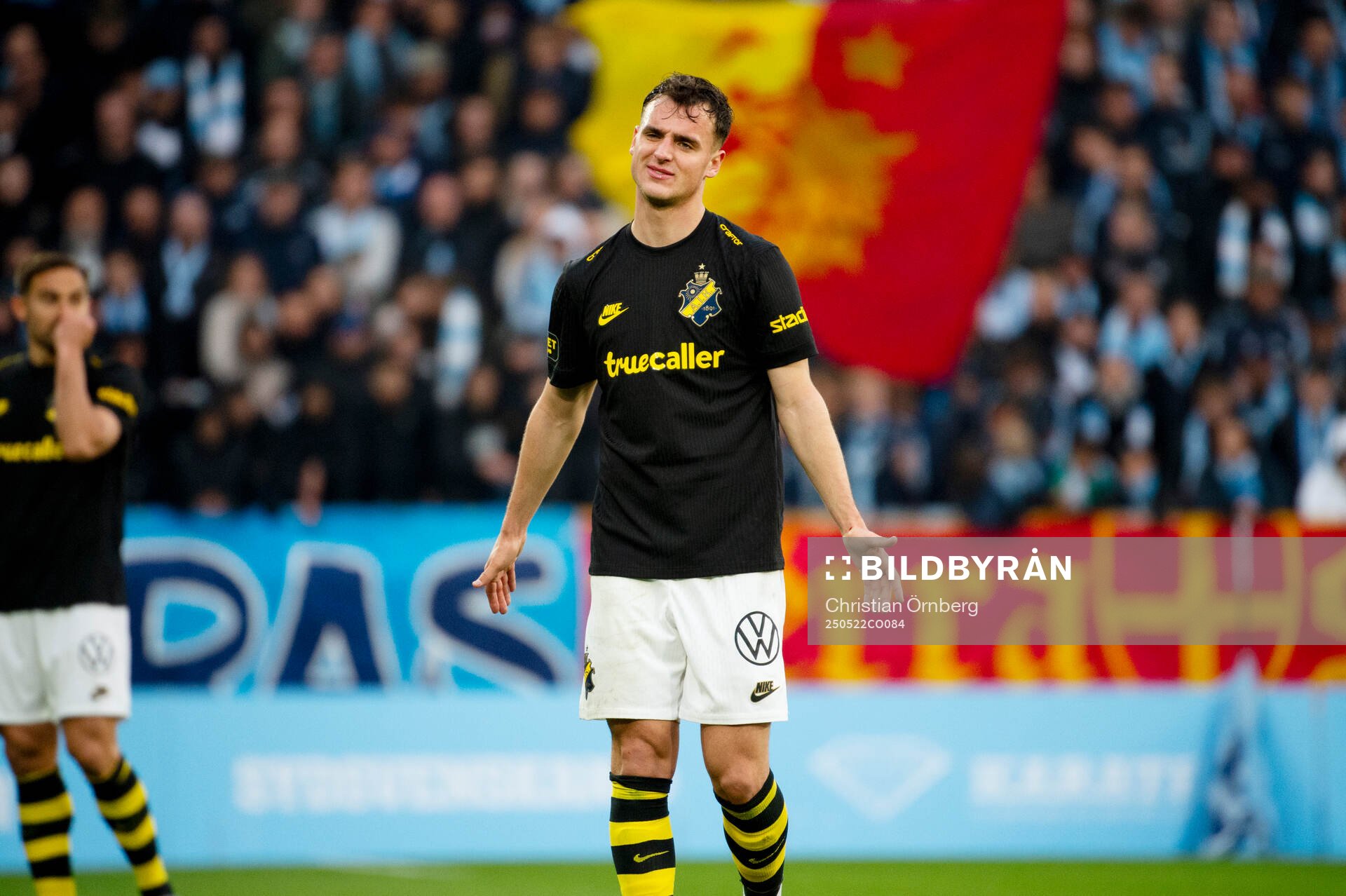 AIKs Áron Csongvai under fotbollsmatchen i Allsvenskan mellan Malmö FF och AIK den 22 maj 2025 i Malmö. 