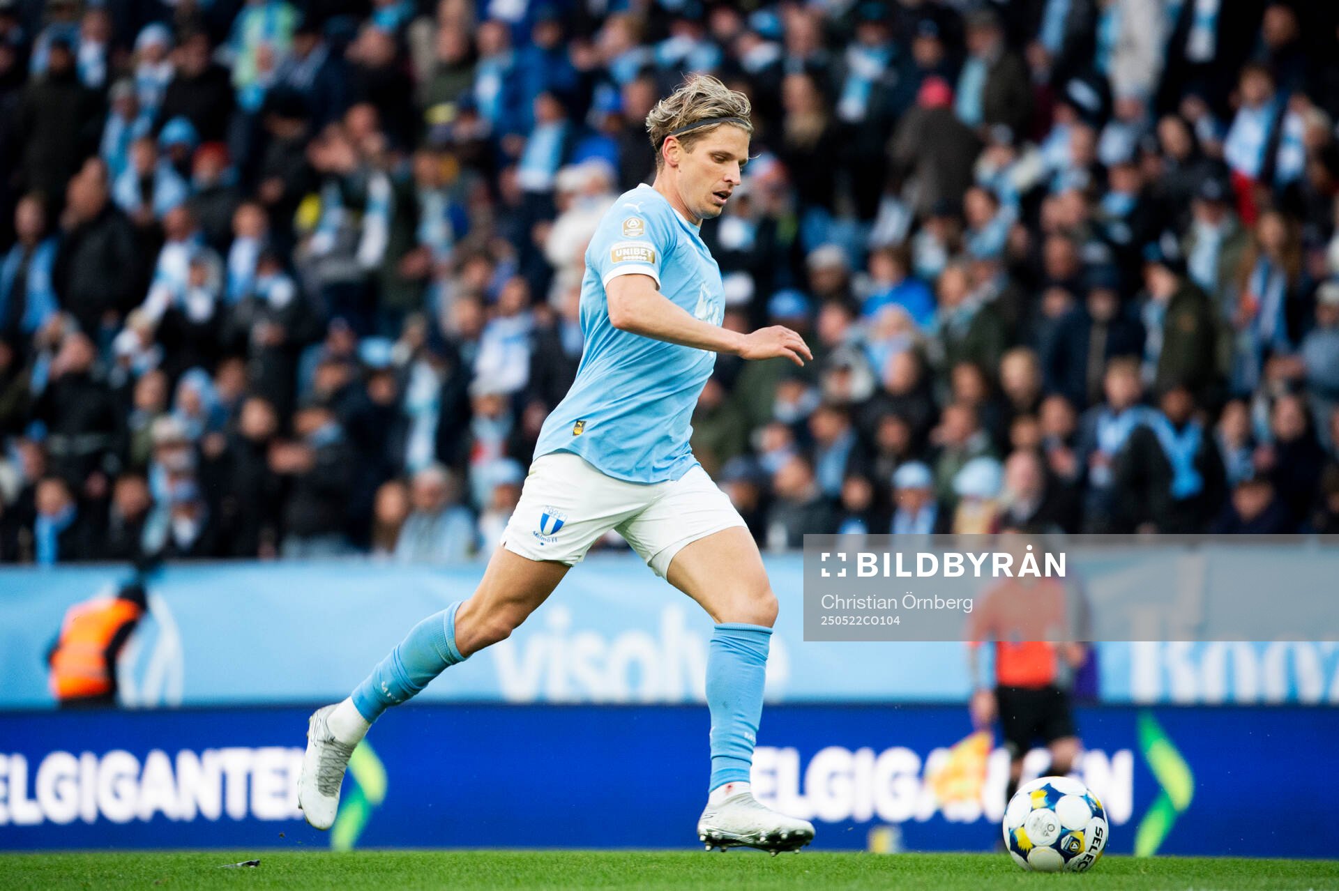 Malmö FFs Jens Stryger Larsen under fotbollsmatchen i Allsvenskan mellan Malmö FF och AIK den 22 maj 2025 i Malmö. 