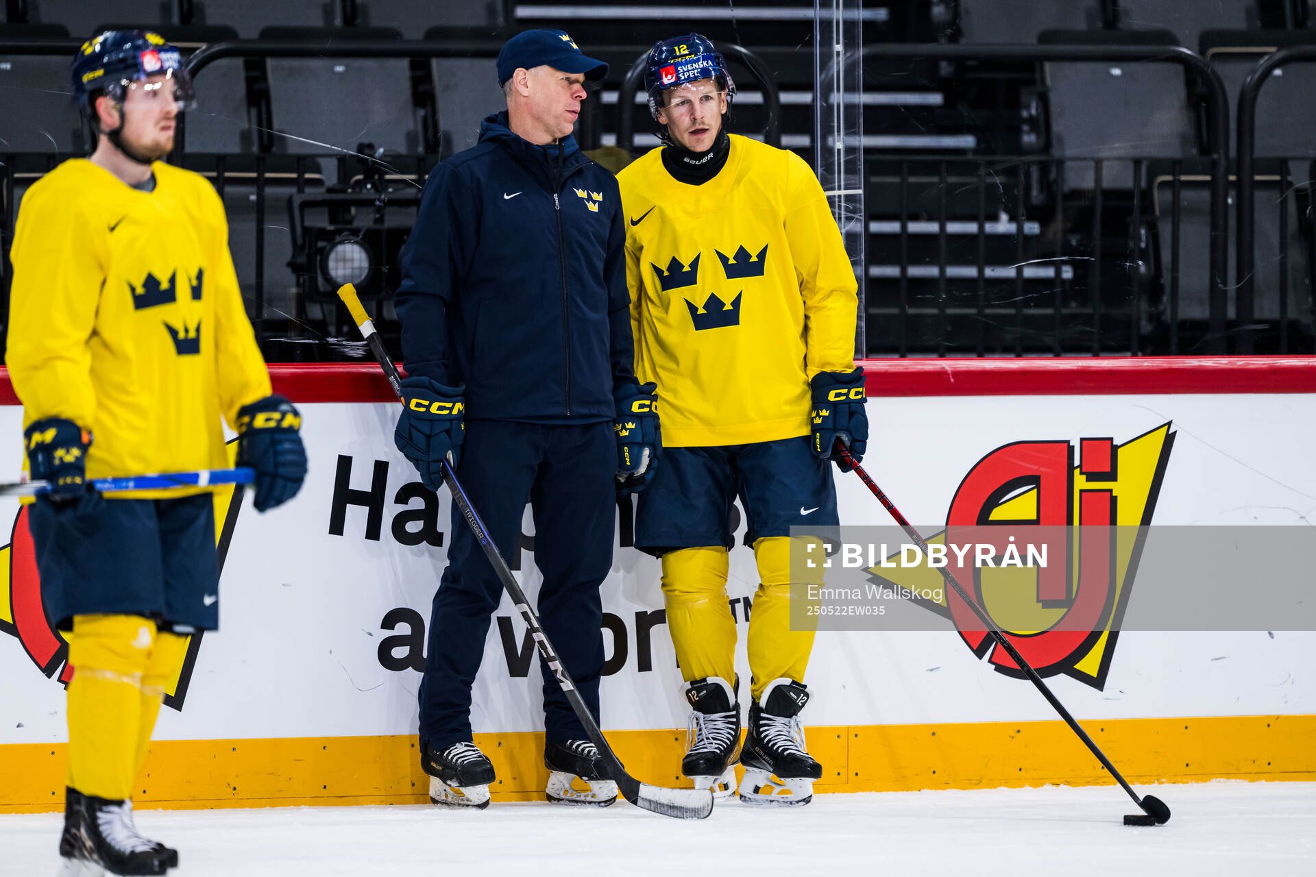 Assistant coach Nicklas Rahm and Max Friberg of Sweden at a