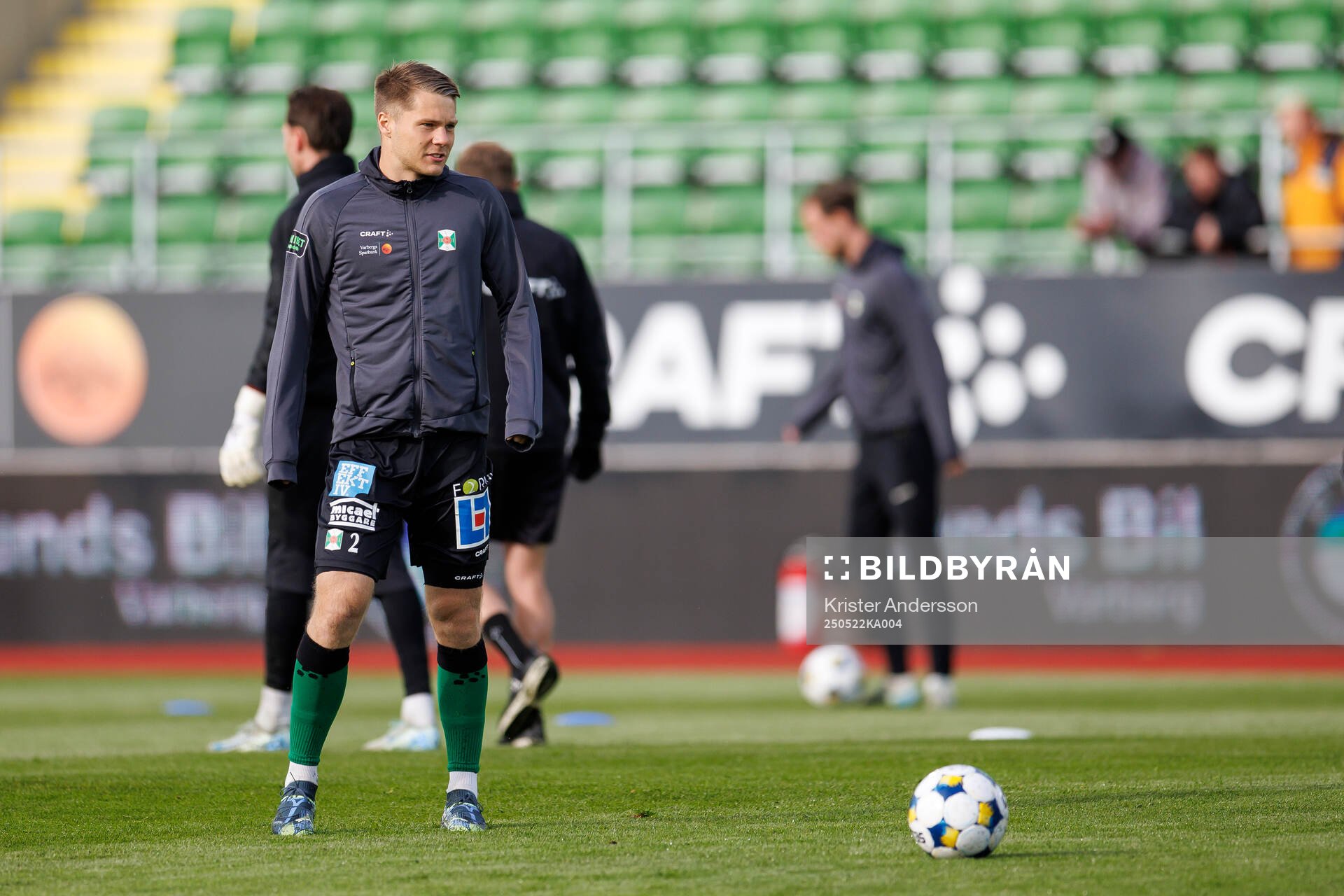Varbergs Gustav Broman inför fotbollsmatchen i Superettan mellan Varberg och Landskrona den 22 maj 2025 i Varberg. 