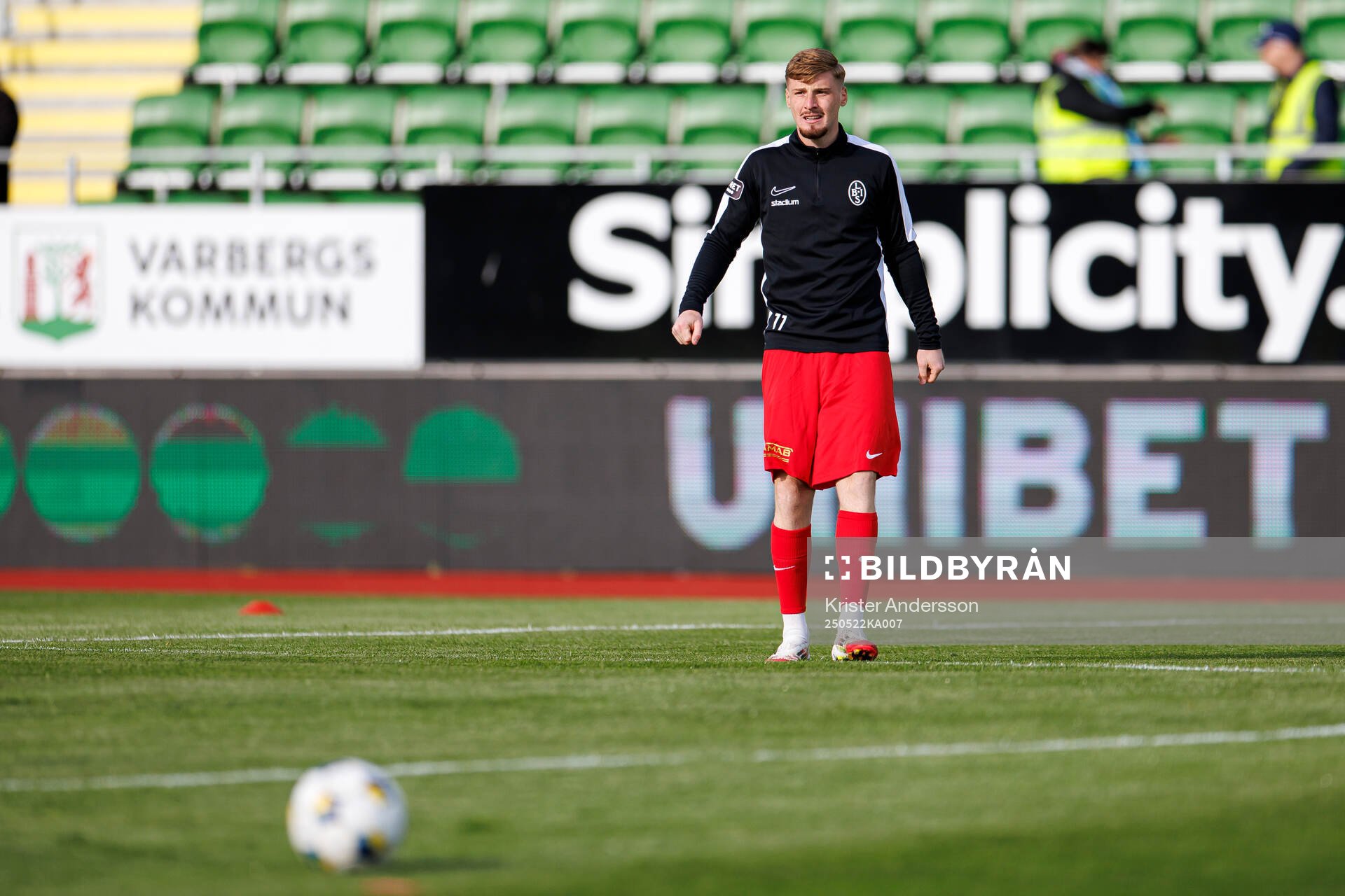 Landskronas Markus Björkqvist inför fotbollsmatchen i Superettan mellan Varberg och Landskrona den 22 maj 2025 i Varberg. 