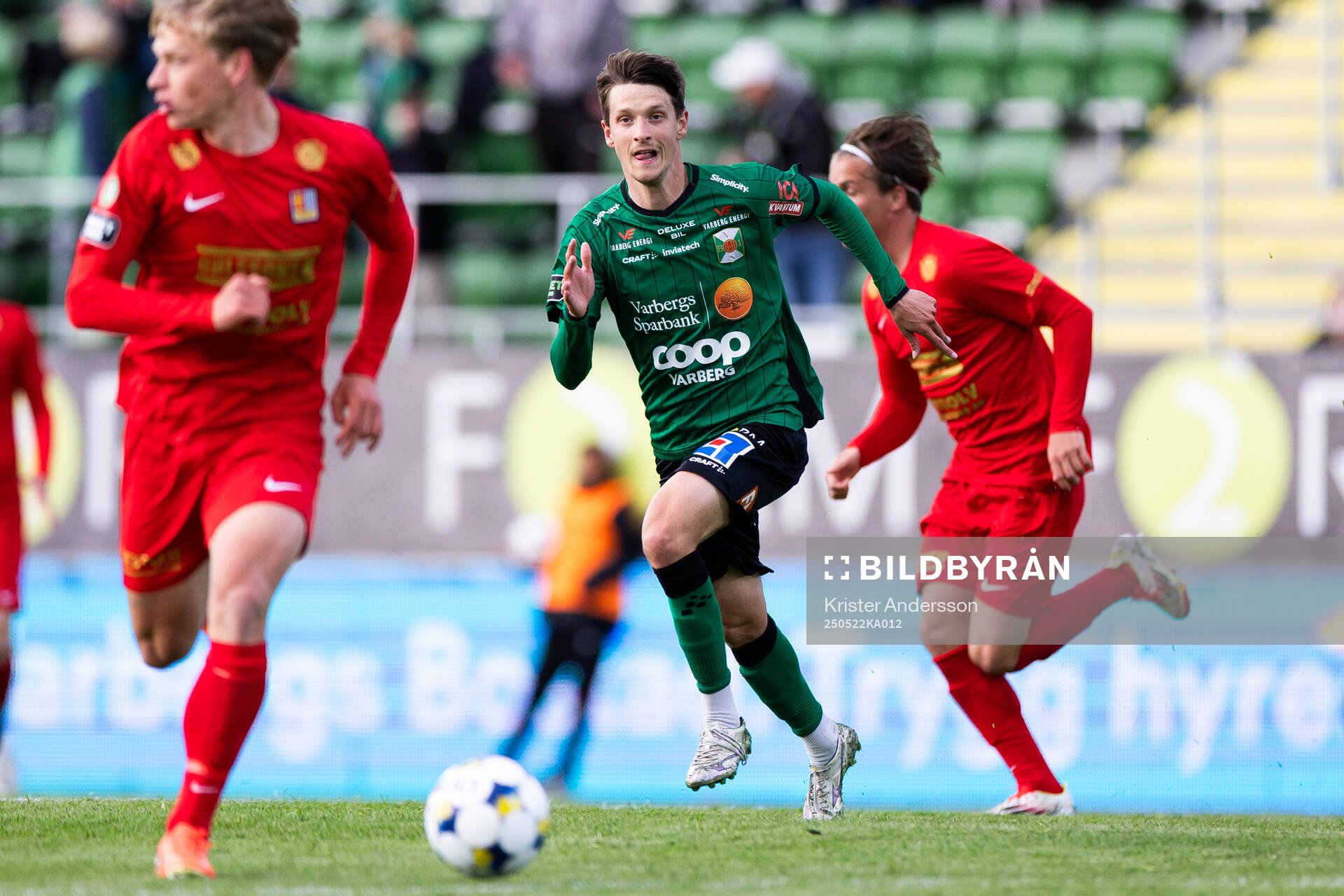 Varbergs Olle Edlund under fotbollsmatchen i Superettan mellan Varberg och Landskrona den 22 maj 2025 i Varberg. 