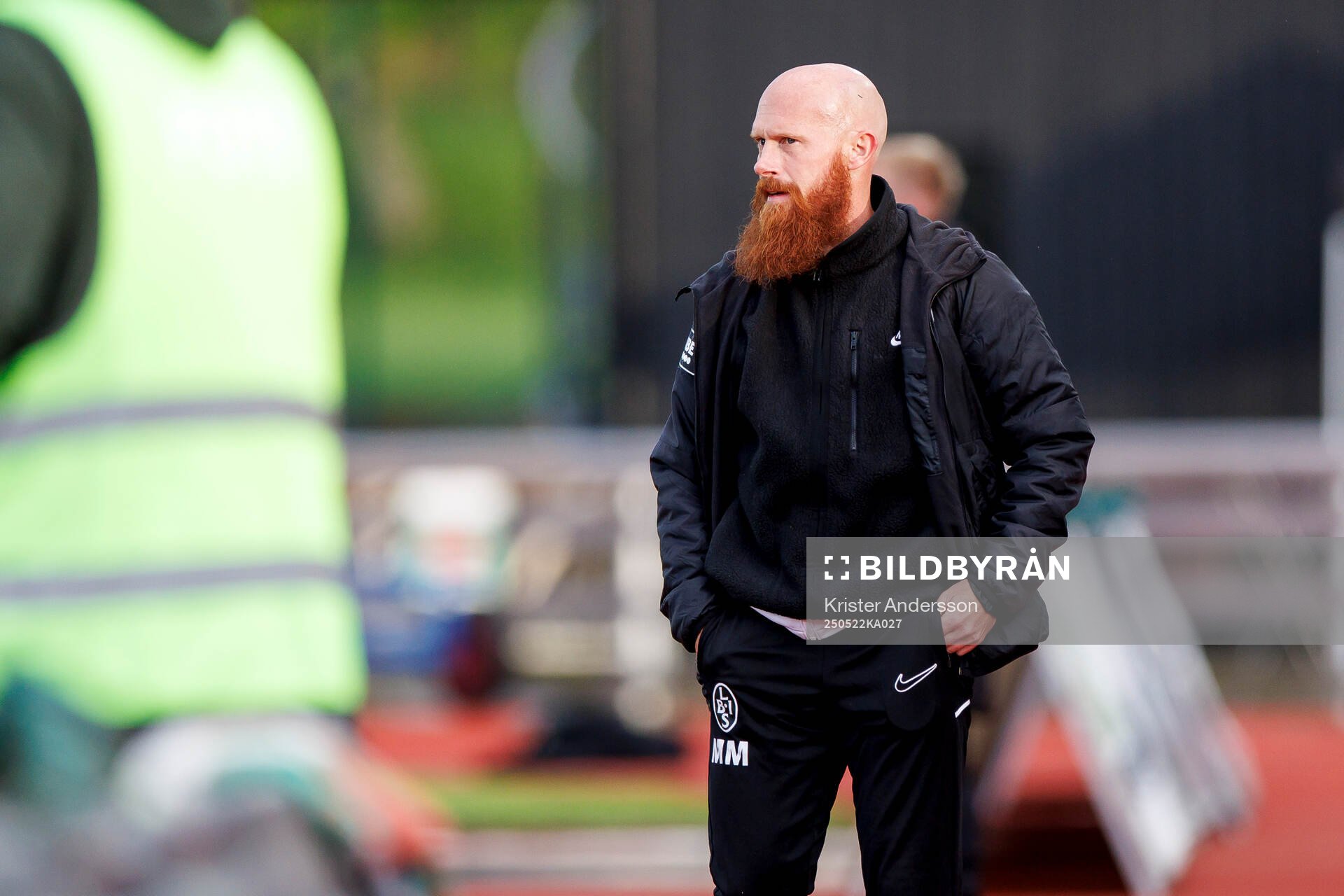 Landskronas tränare Max Mölder under fotbollsmatchen i Superettan mellan Varberg och Landskrona den 22 maj 2025 i Varberg. 