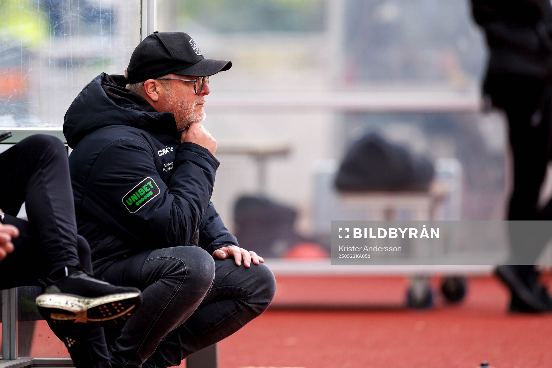 Varbergs tränare Roar Hansen under fotbollsmatchen i Superettan mellan Varberg och Landskrona den 22 maj 2025 i Varberg. 