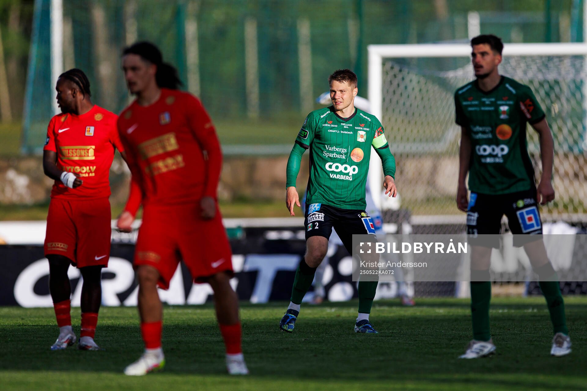 Varbergs Gustav Broman under fotbollsmatchen i Superettan mellan Varberg och Landskrona den 22 maj 2025 i Varberg. 