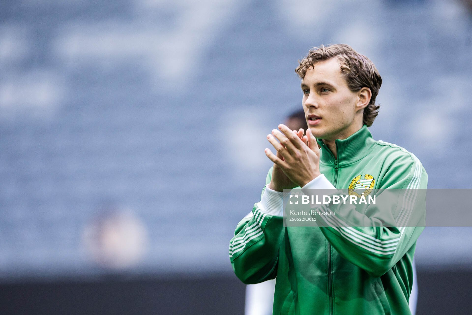 Hammarbys Hampus Skoglund under uppvärmningen inför fotbollsmatchen i Allsvenskan mellan Hammarby och Mjällby den 22 maj 2025 i Stockholm. 