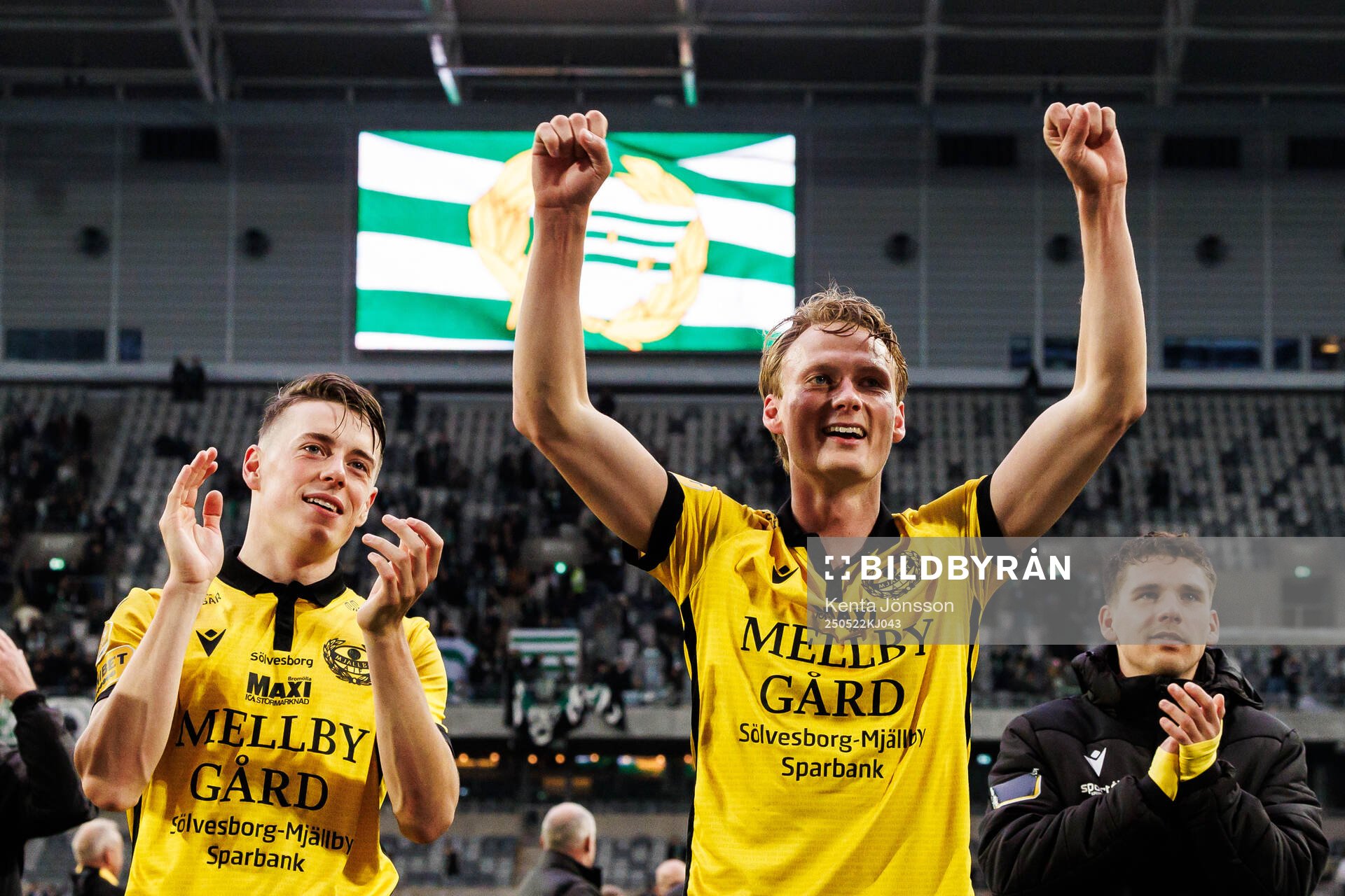 Mjällbys Ludwig Malachowski Thorell jublar efter fotbollsmatchen i Allsvenskan mellan Hammarby och Mjällby den 22 maj 2025 i Stockholm. 