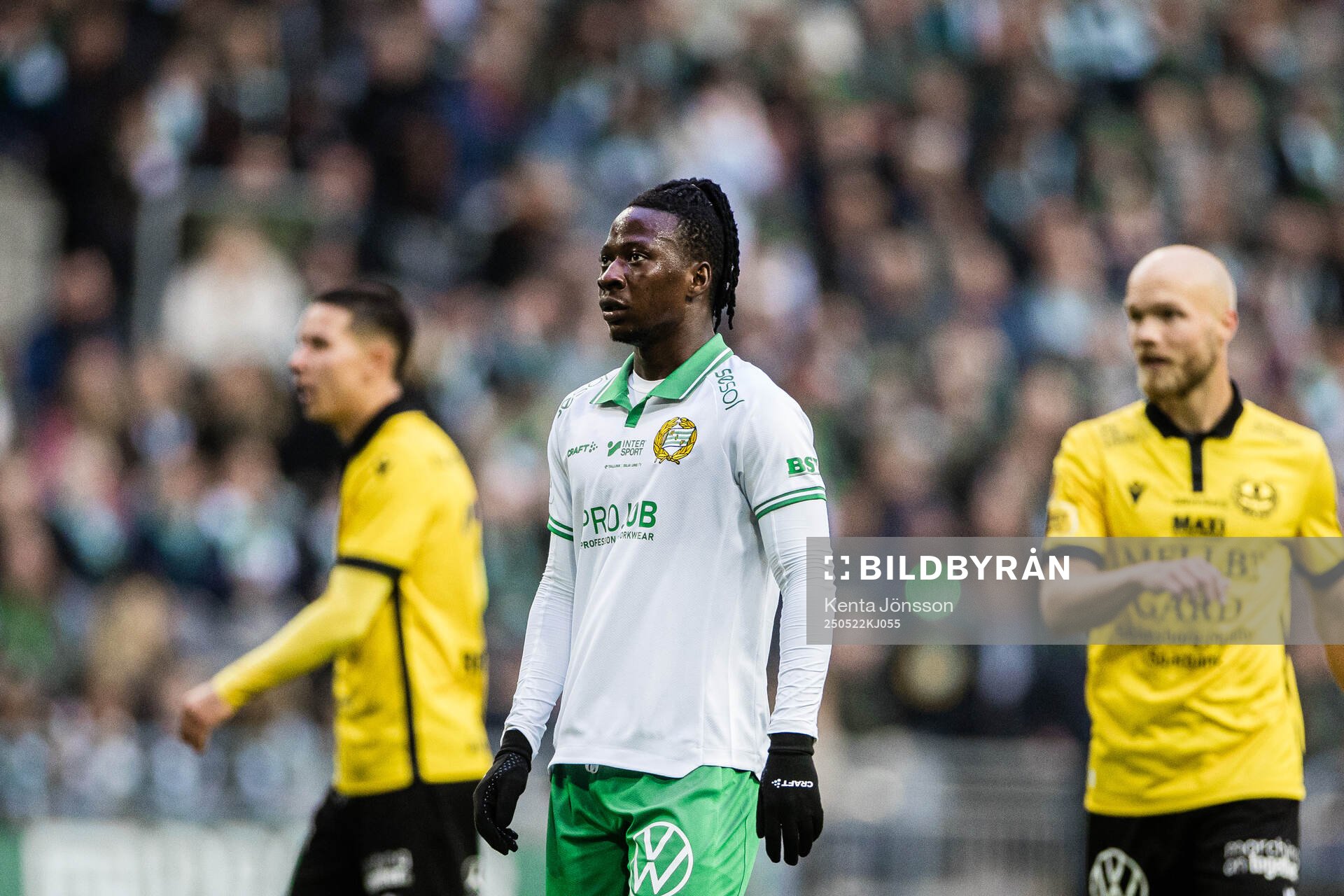 Hammarbys Moise Elohim Victoire Kabore deppar under fotbollsmatchen i Allsvenskan mellan Hammarby och Mjällby den 22 maj 2025 i Stockholm. 