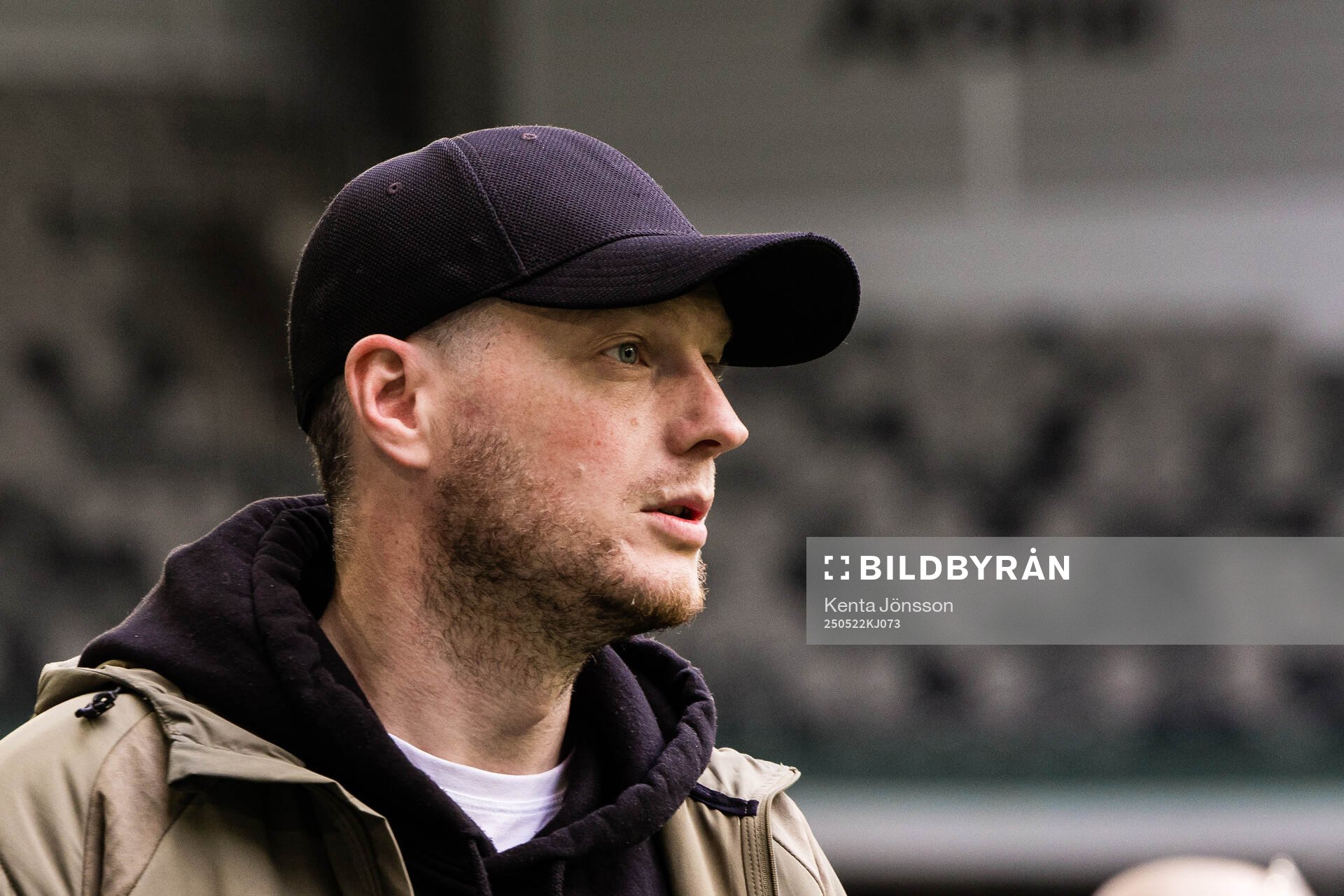 Hammarbys tränare Kim Hellberg under fotbollsmatchen i Allsvenskan mellan Hammarby och Mjällby den 22 maj 2025 i Stockholm. 