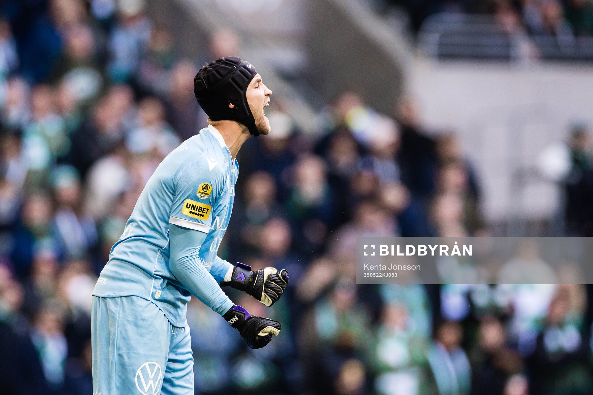 Mjällbys målvakt Noel Törnqvist under fotbollsmatchen i Allsvenskan mellan Hammarby och Mjällby den 22 maj 2025 i Stockholm. 