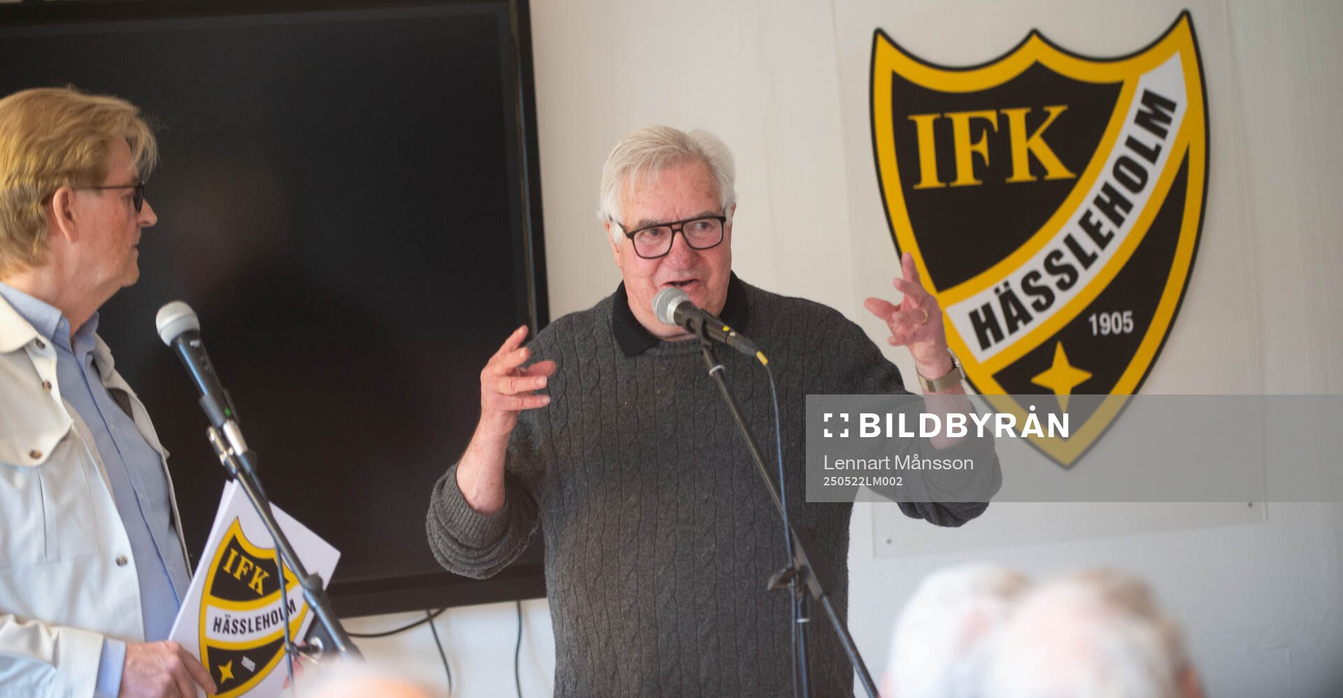  Professor Jan Ekstrand intervjuas av Håcan Nilsson på IFK Hässleholms Fotbollskafé i Hässleholm 22 maj 2025.