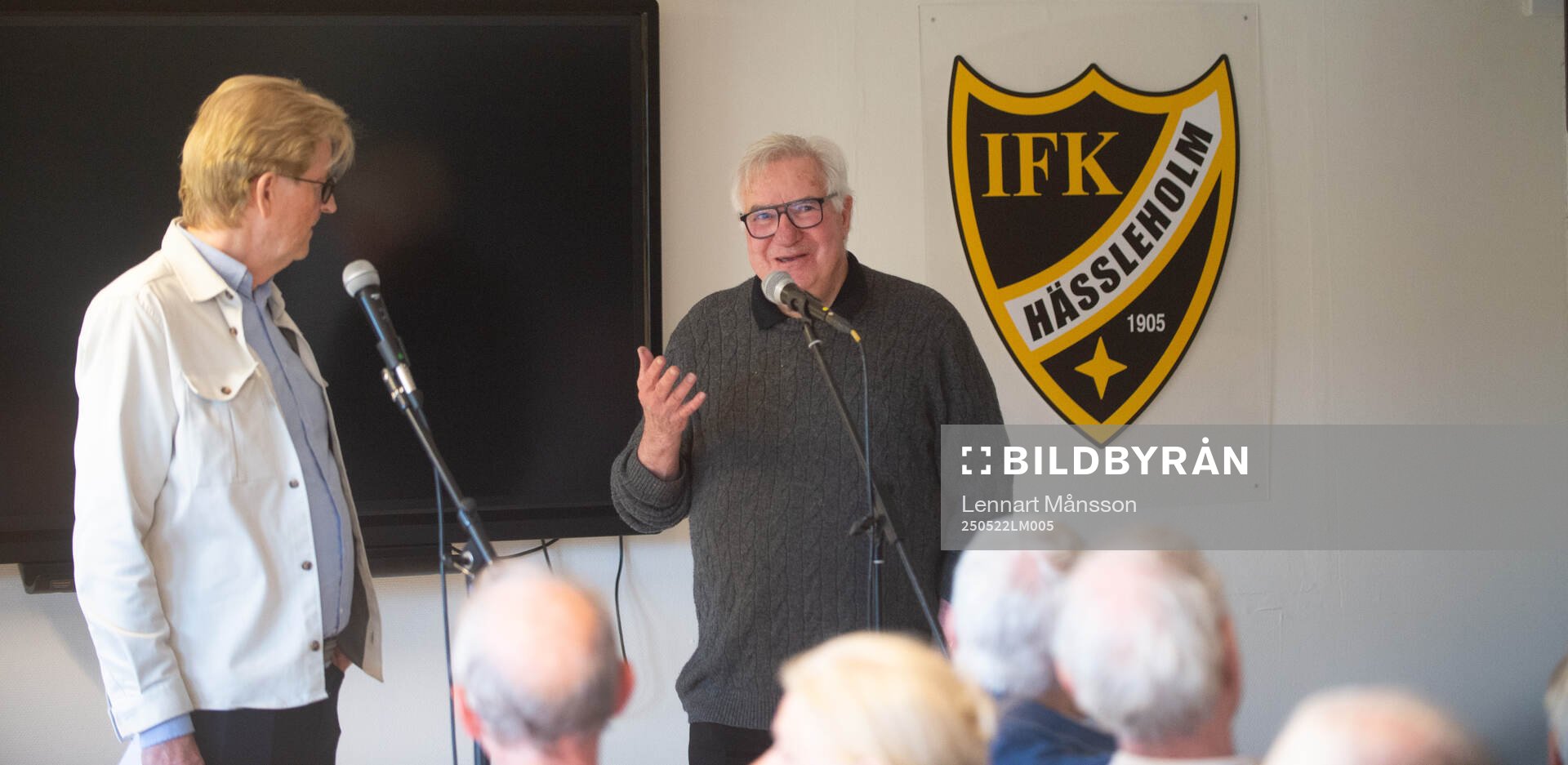  Professor Jan Ekstrand intervjuas av Håcan Nilsson på IFK Hässleholms Fotbollskafé i Hässleholm 22 maj 2025.