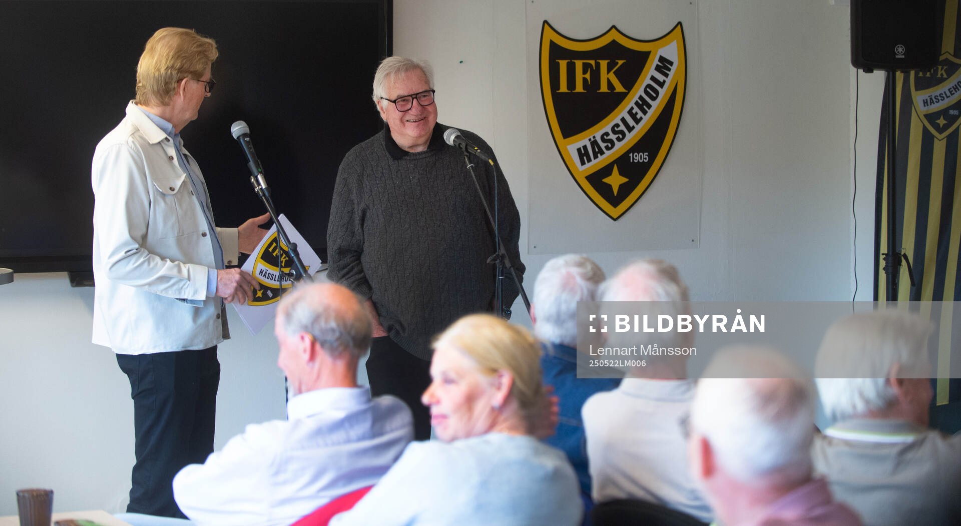  Professor Jan Ekstrand intervjuas av Håcan Nilsson på IFK Hässleholms Fotbollskafé i Hässleholm 22 maj 2025.