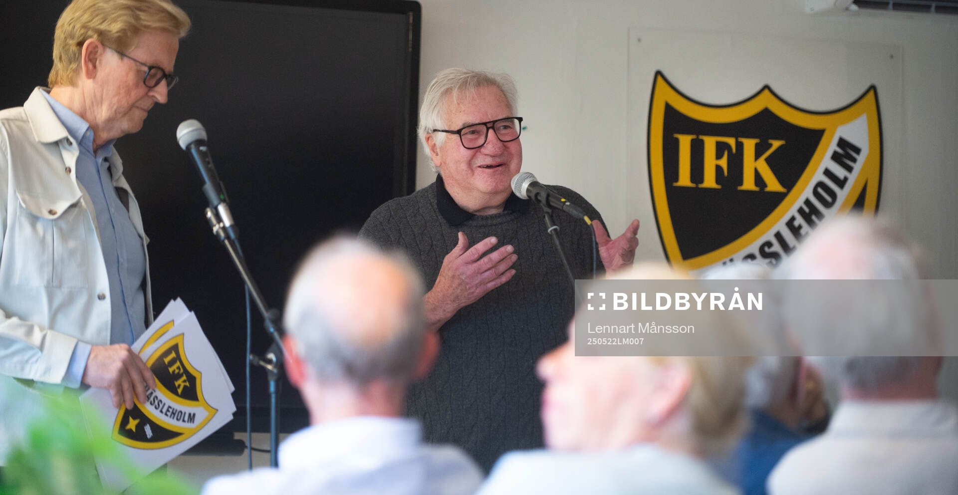  Professor Jan Ekstrand intervjuas av Håcan Nilsson på IFK Hässleholms Fotbollskafé i Hässleholm 22 maj 2025.