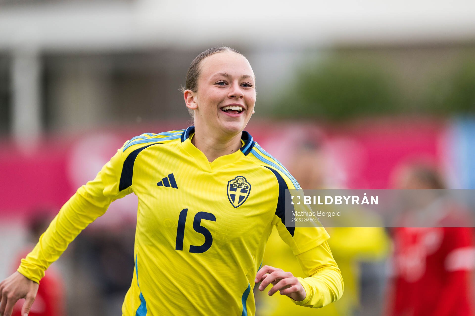 Sveriges Lovisa Breland jublar