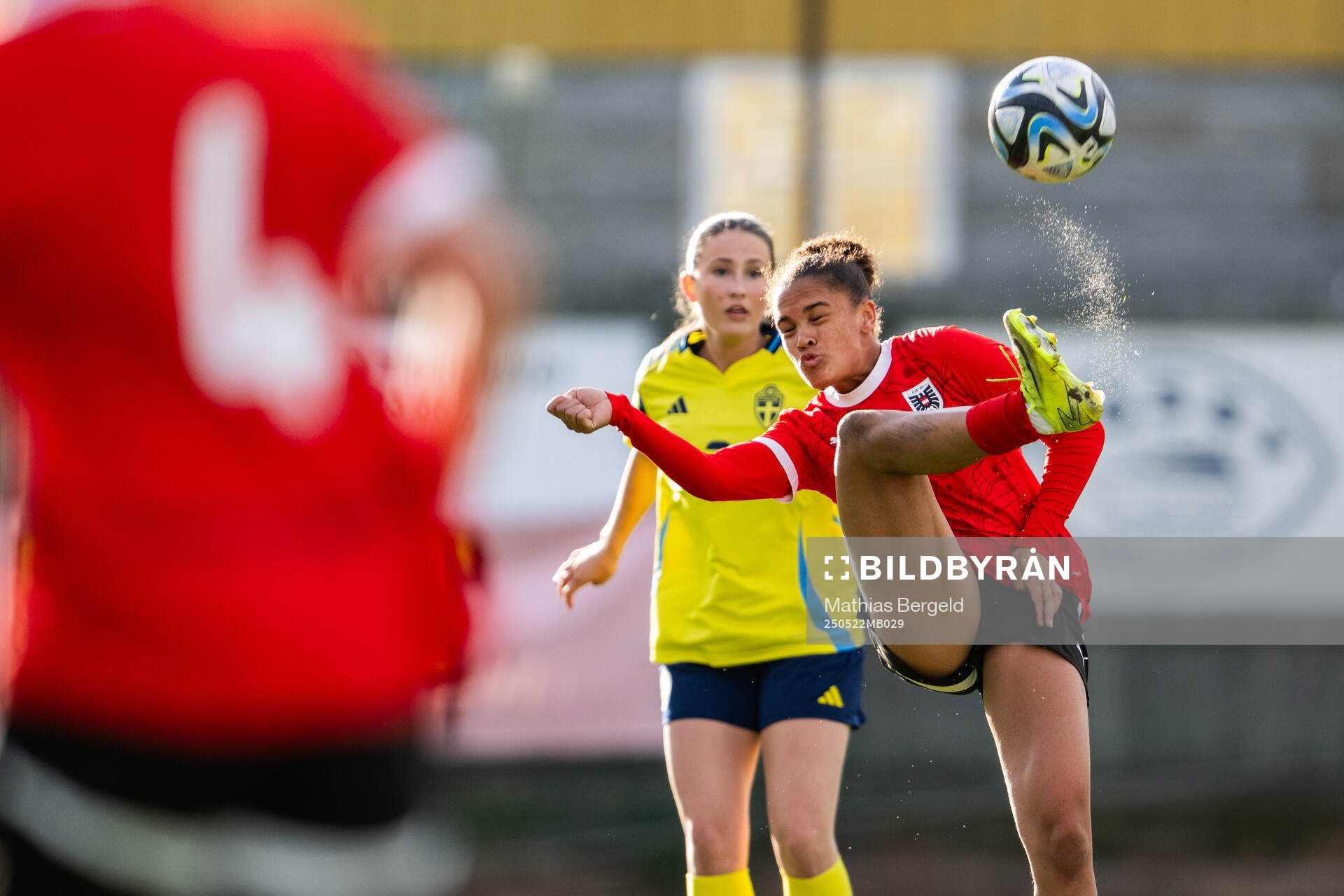 Österrikes Elisabeth Emeji under F16-landskampen i fotboll mellan Sverige och Österrike den 22 maj 2025 i Smögen. 