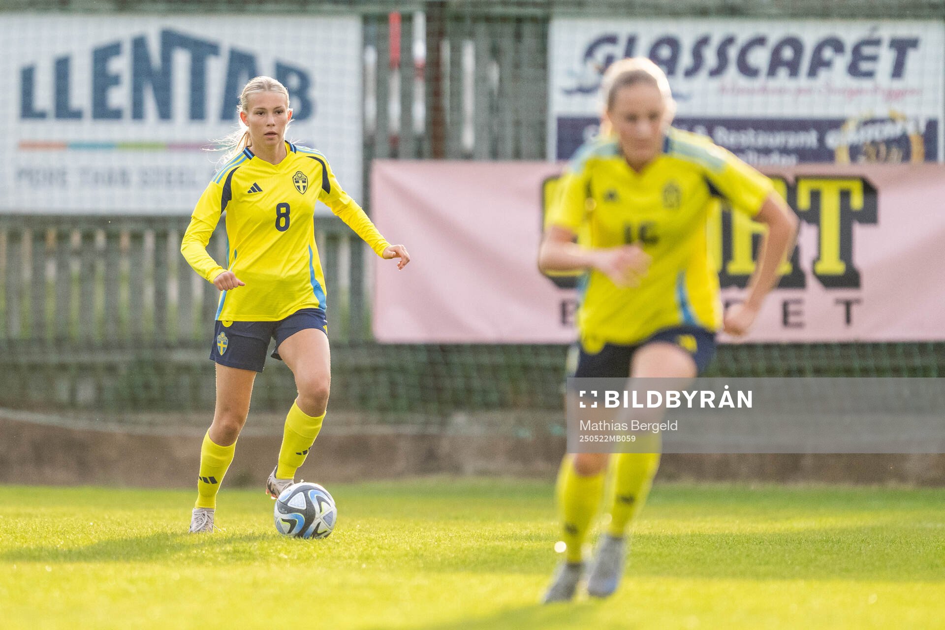 Sveriges Isabella Zinn under F16-landskampen i fotboll mellan Sverige och Österrike den 22 maj 2025 i Smögen. 