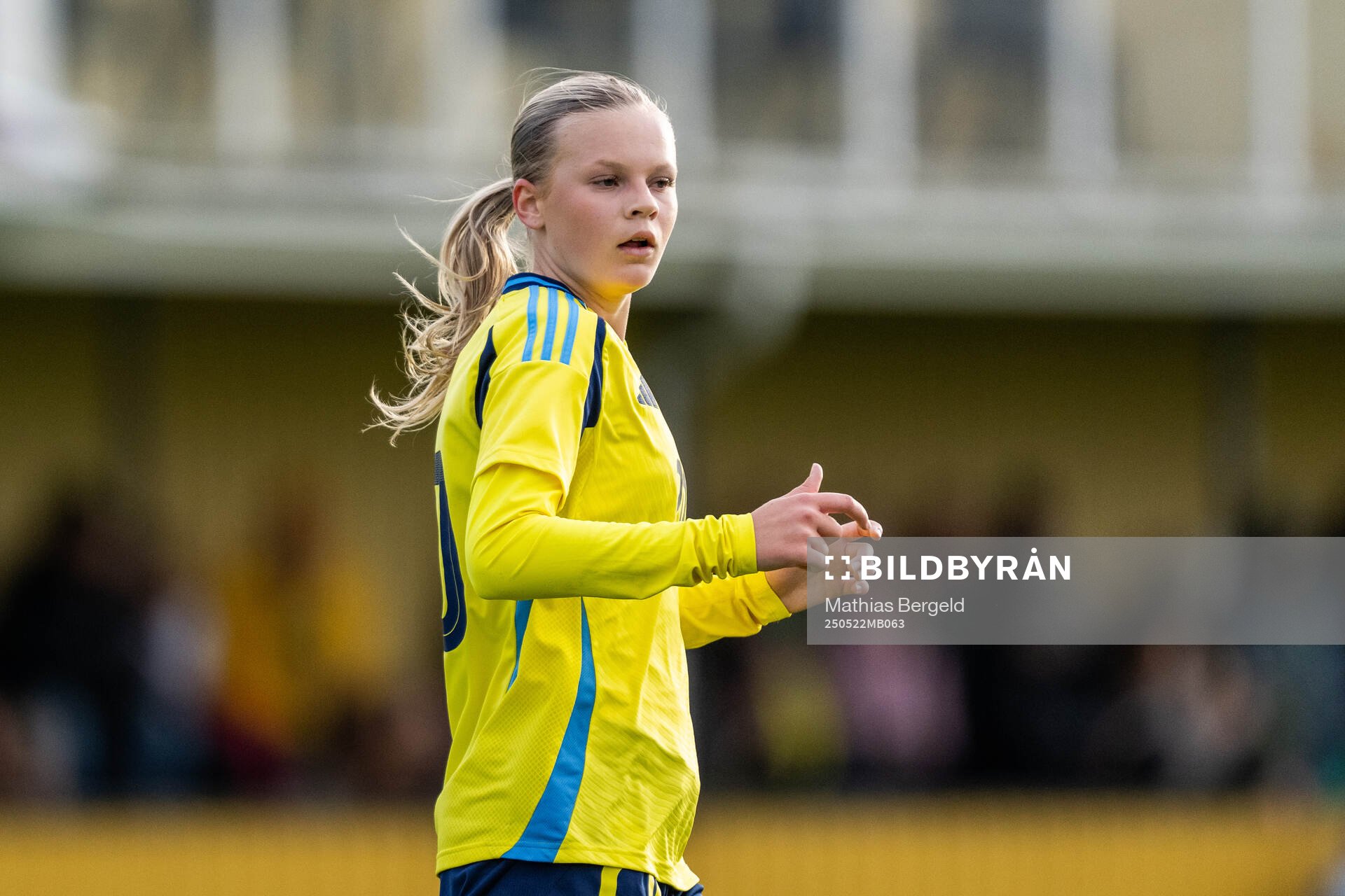 Sveriges Thelma Alexandersson under F16-landskampen i fotboll mellan Sverige och Österrike den 22 maj 2025 i Smögen. 