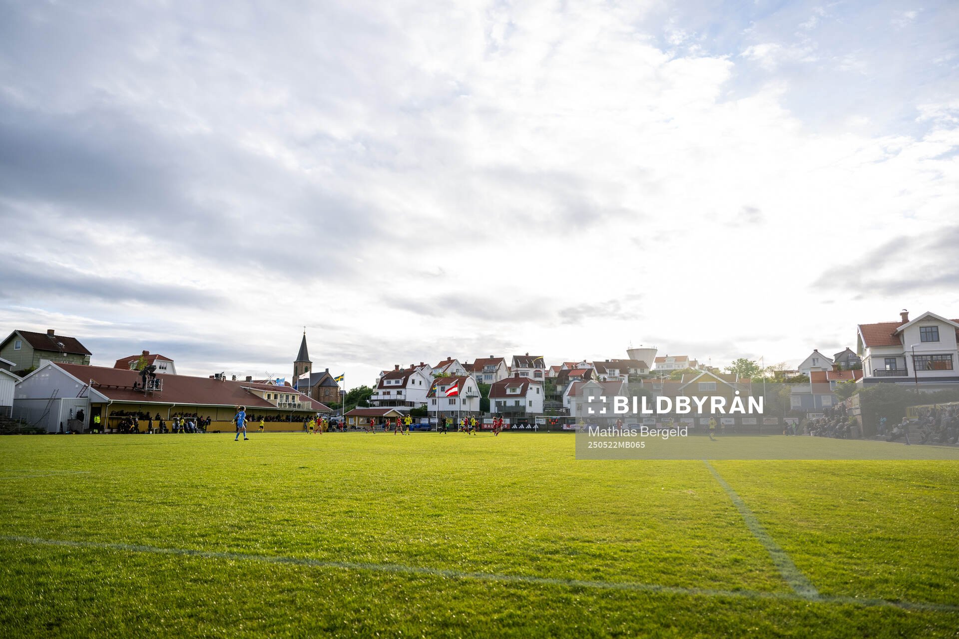 Havsvallen under F16-landskampen i fotboll mellan Sverige och Österrike den 22 maj 2025 i Smögen. 