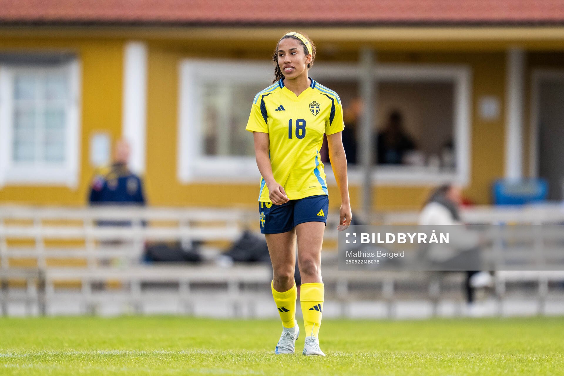 Sveriges Kaia Caruthers under F16-landskampen i fotboll mellan Sverige och Österrike den 22 maj 2025 i Smögen. 