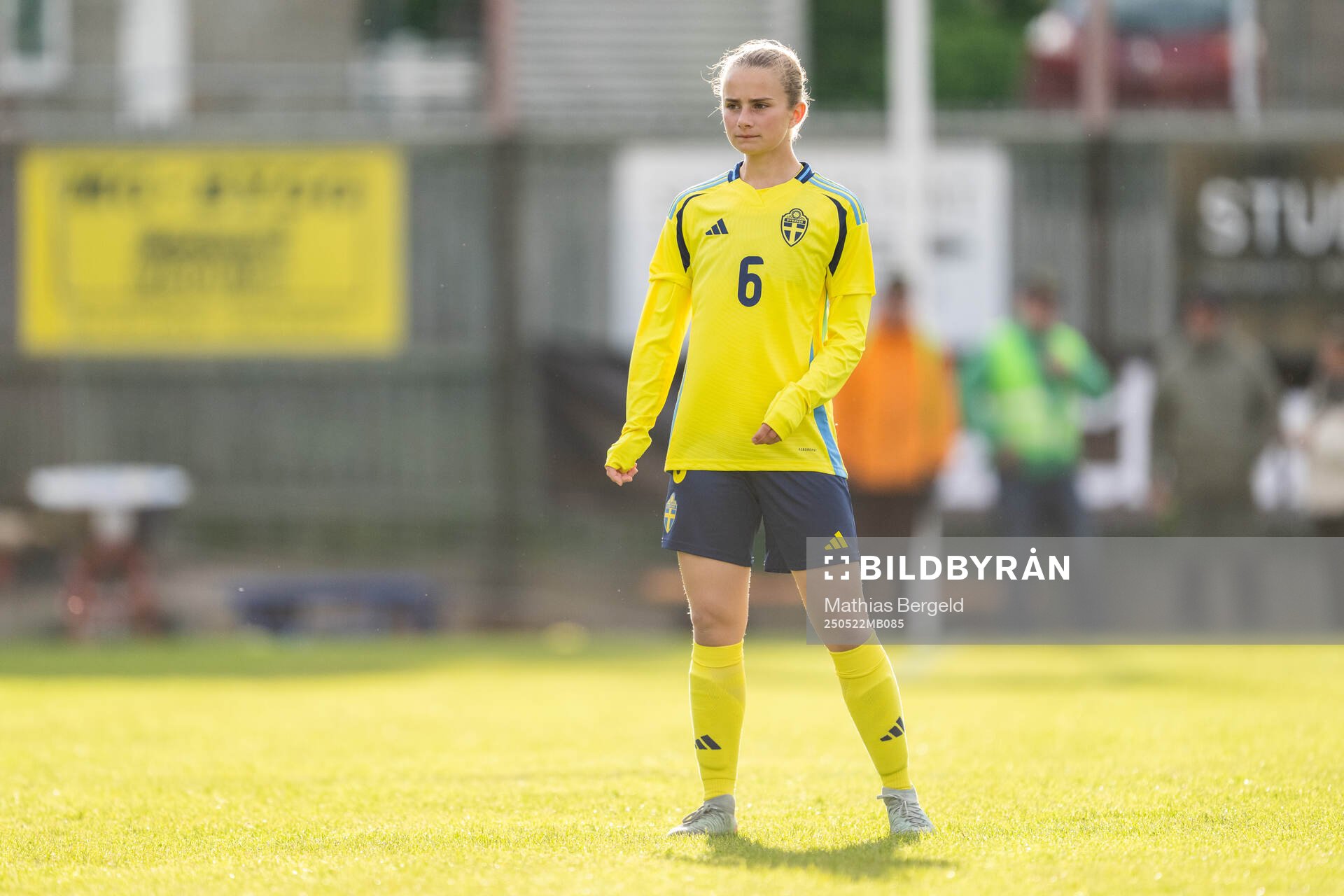 Sveriges Lina Selander Löfgren under F16-landskampen i fotboll mellan Sverige och Österrike den 22 maj 2025 i Smögen. 