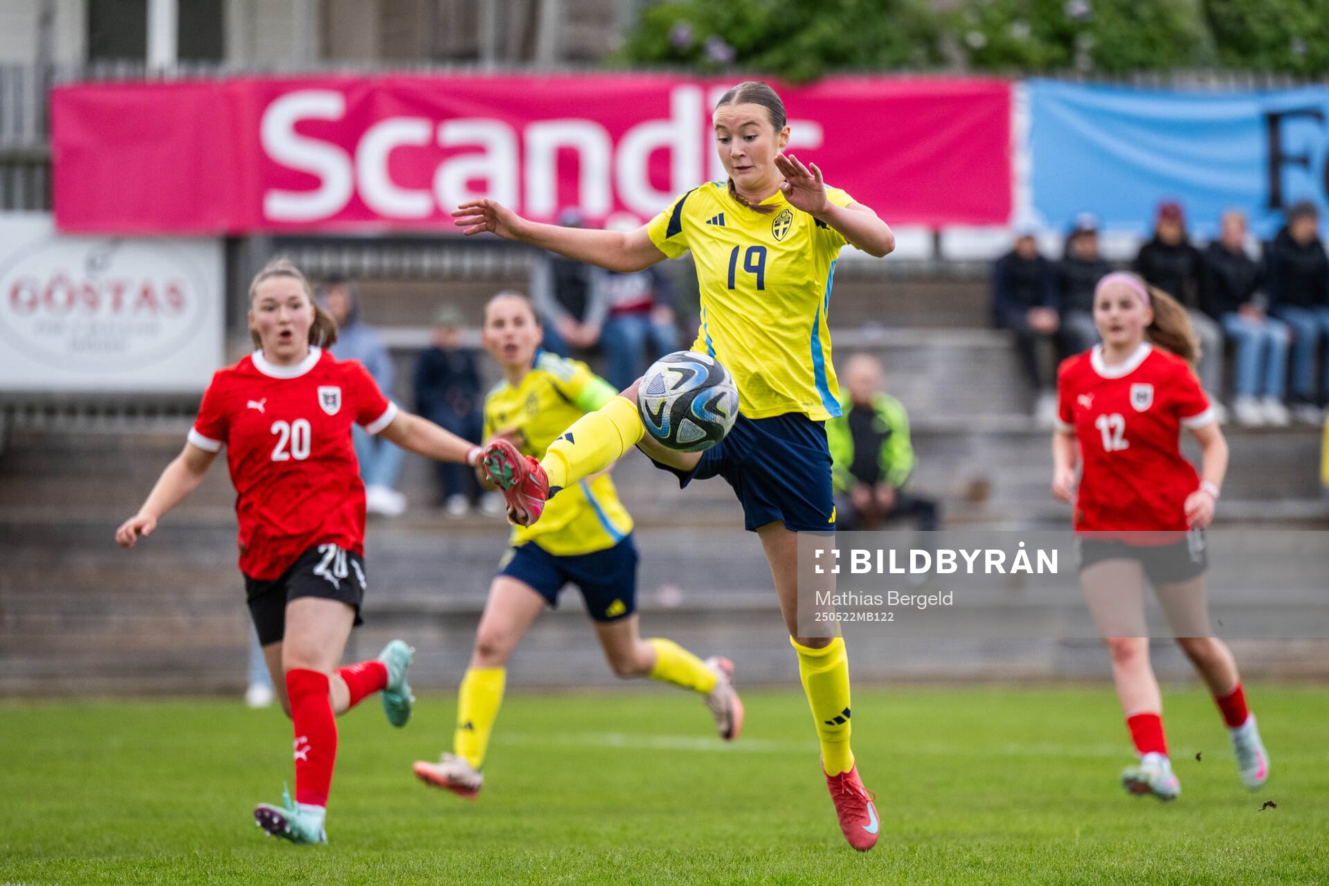 Sveriges Lillian Häggkvist under F16-landskampen i fotboll mellan Sverige och Österrike den 22 maj 2025 i Smögen. 