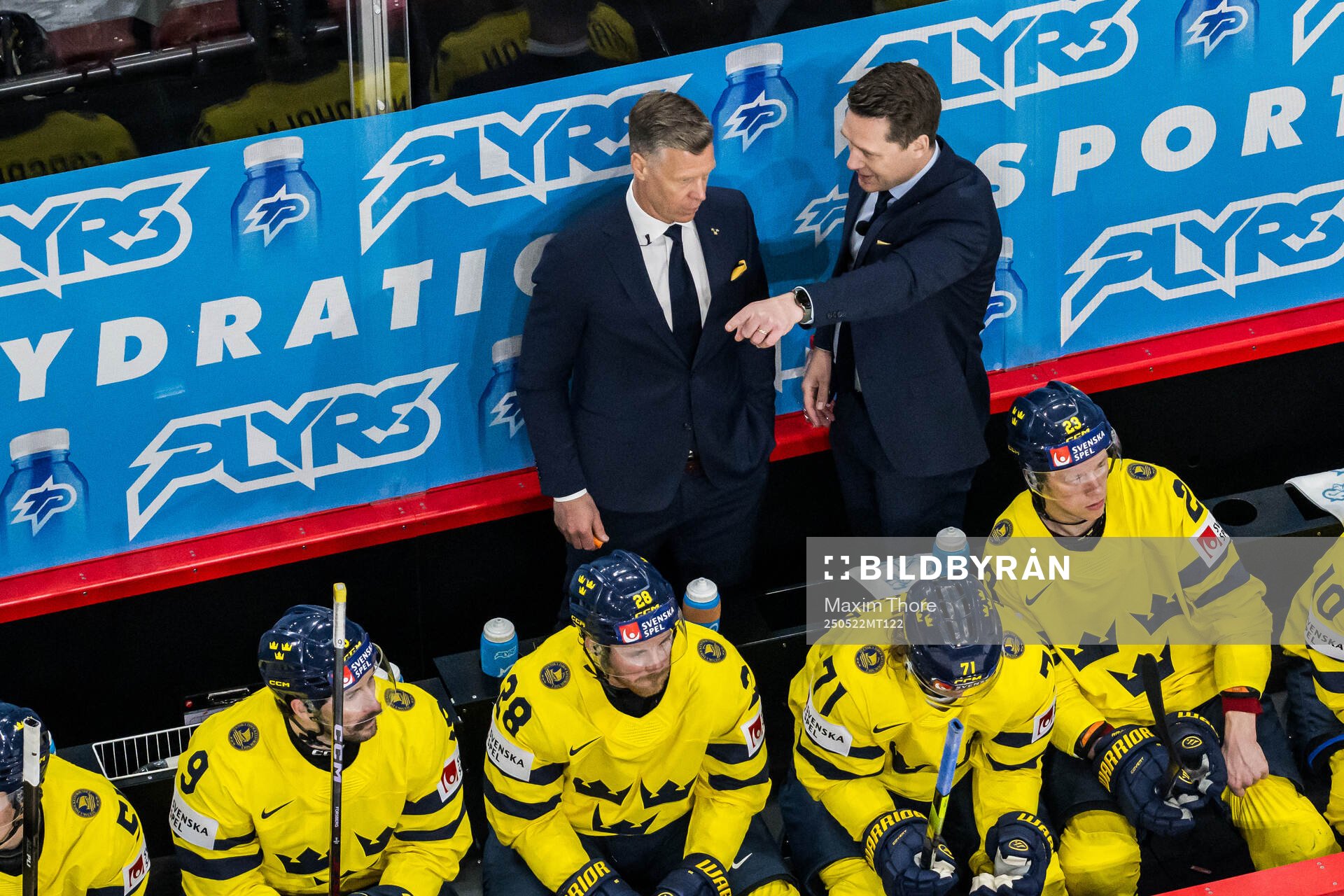 Assistant coach Nicklas Rahm and Head coach Sam Hallam of