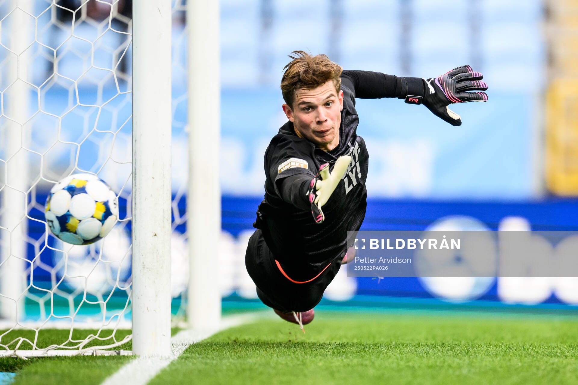 Malmö FFs Melker Ellborg inför fotbollsmatchen i Allsvenskan mellan Malmö FF och AIK den 22 maj 2025 i Malmö. 