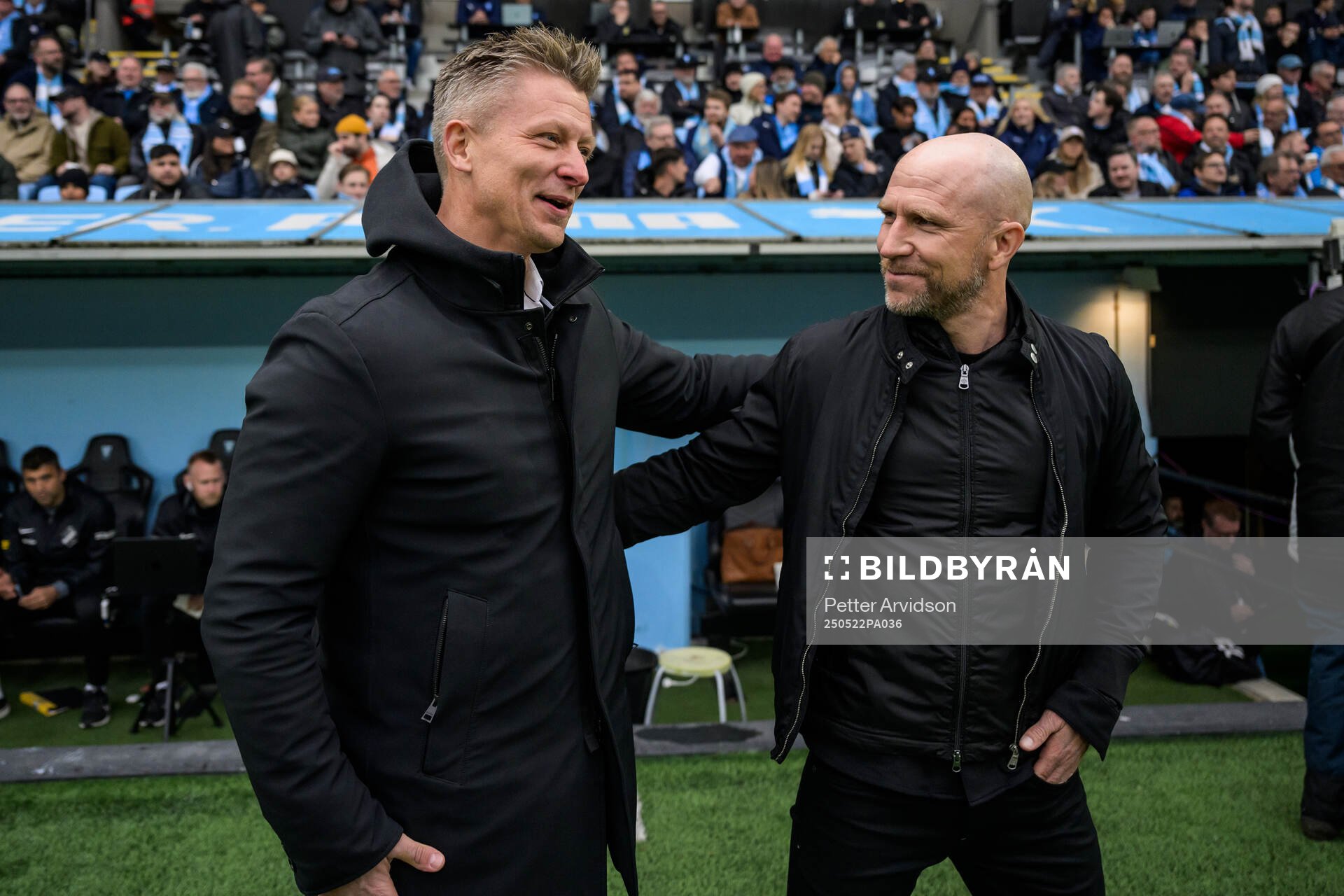 AIKs tränare Mikkjal Thomassen och Malmö FFs tränare Henrik Rydström under fotbollsmatchen i Allsvenskan mellan Malmö FF och AIK den 22 maj 2025 i Malmö.