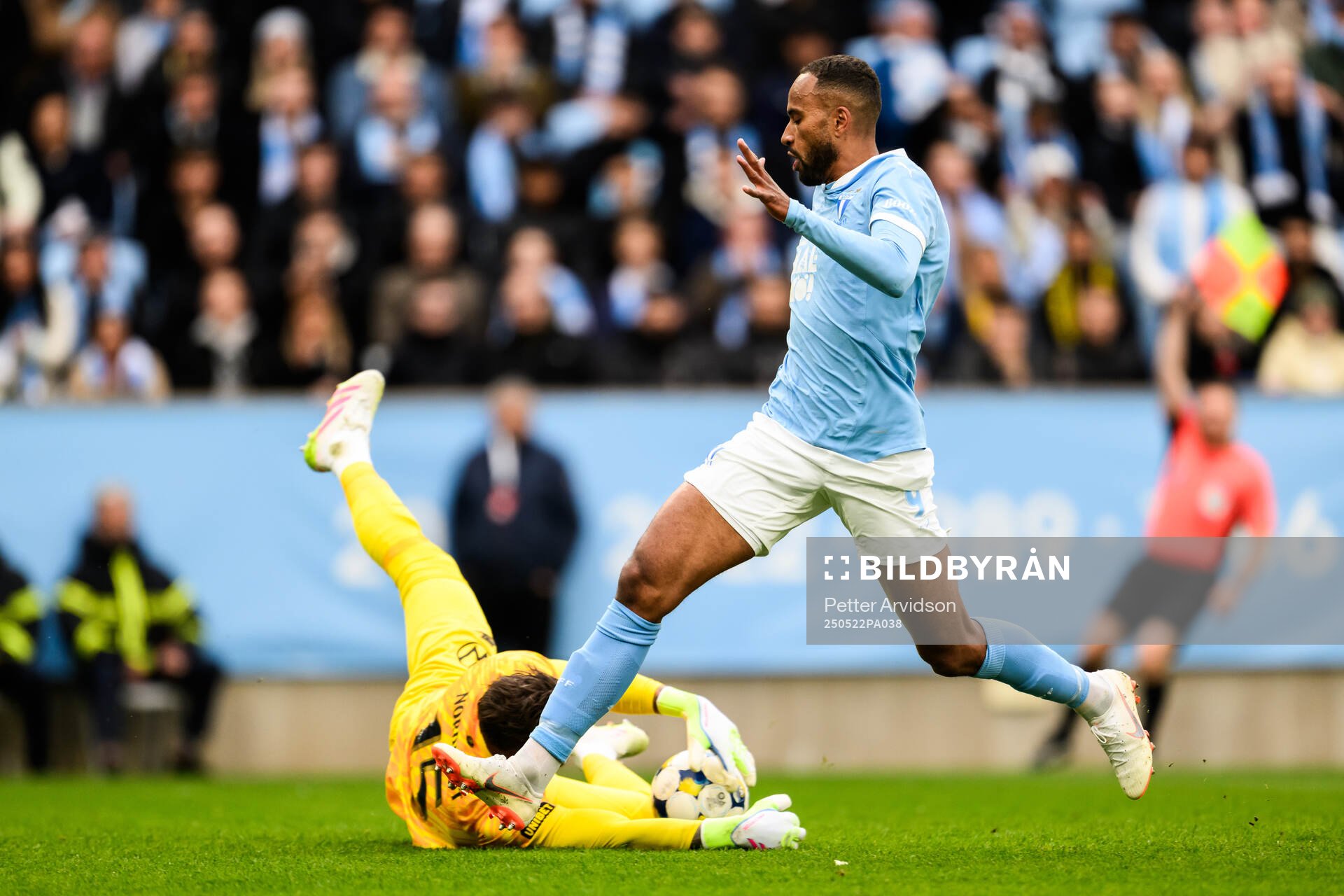 Malmö FFs Isaac Kiese Thelin och AIKs Kristoffer Nordfeldt