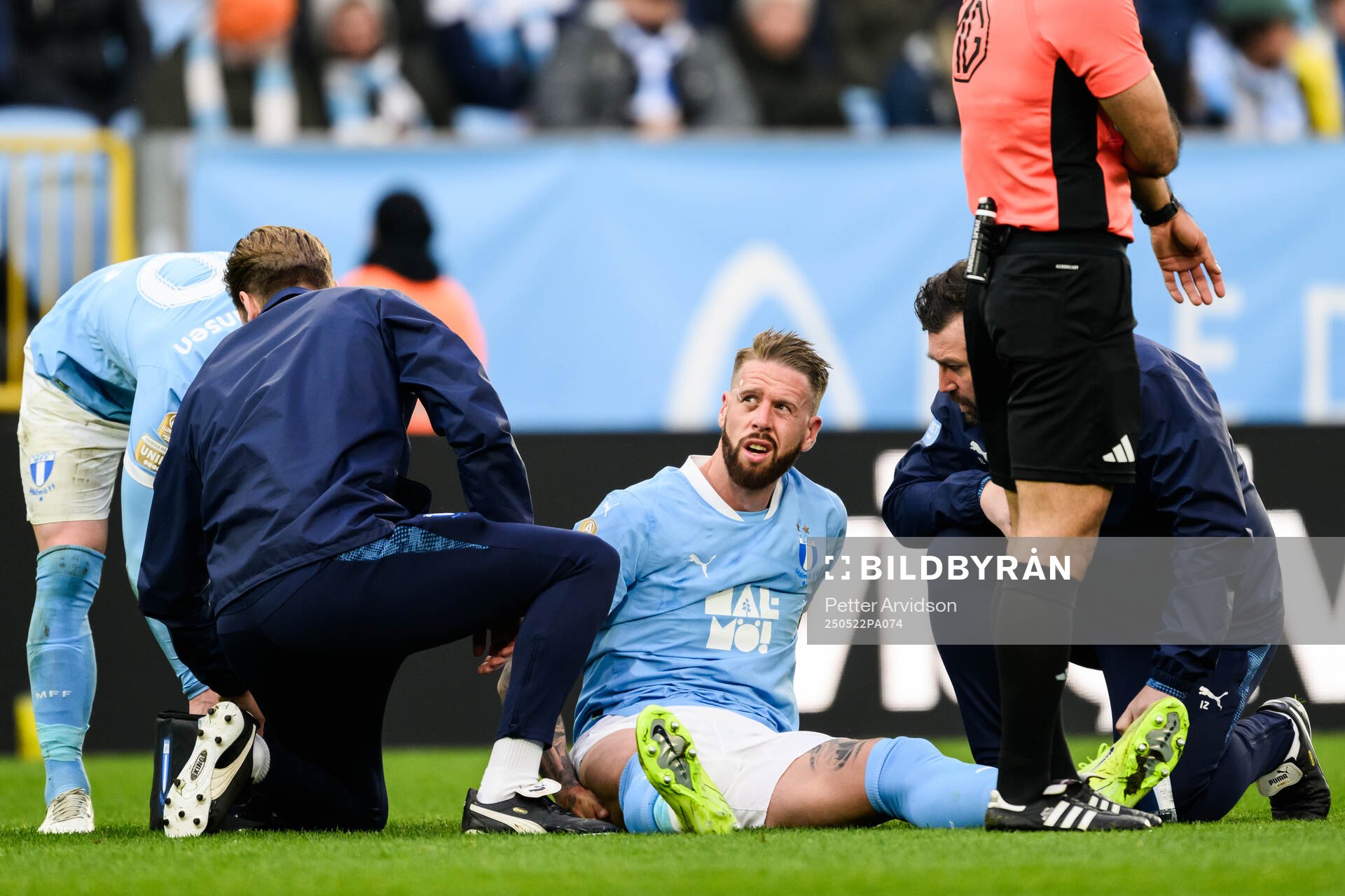 Malmö FFs Pontus Jansson under fotbollsmatchen i Allsvenskan mellan Malmö FF och AIK den 22 maj 2025 i Malmö. 