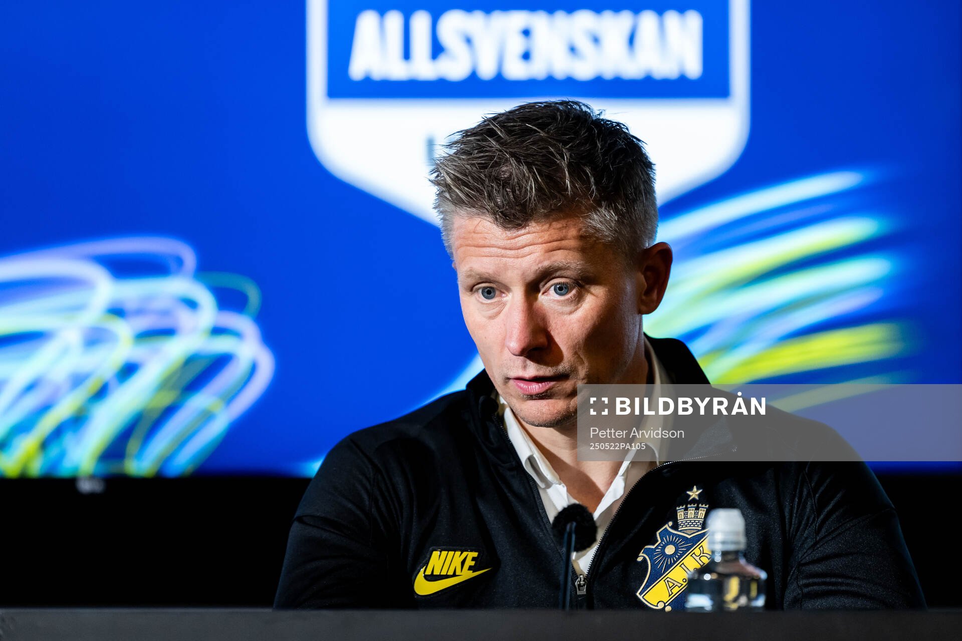 AIKs tränare Mikkjal Thomassen under presskonferensen efter fotbollsmatchen i Allsvenskan mellan Malmö FF och AIK den 22 maj 2025 i Malmö. 
