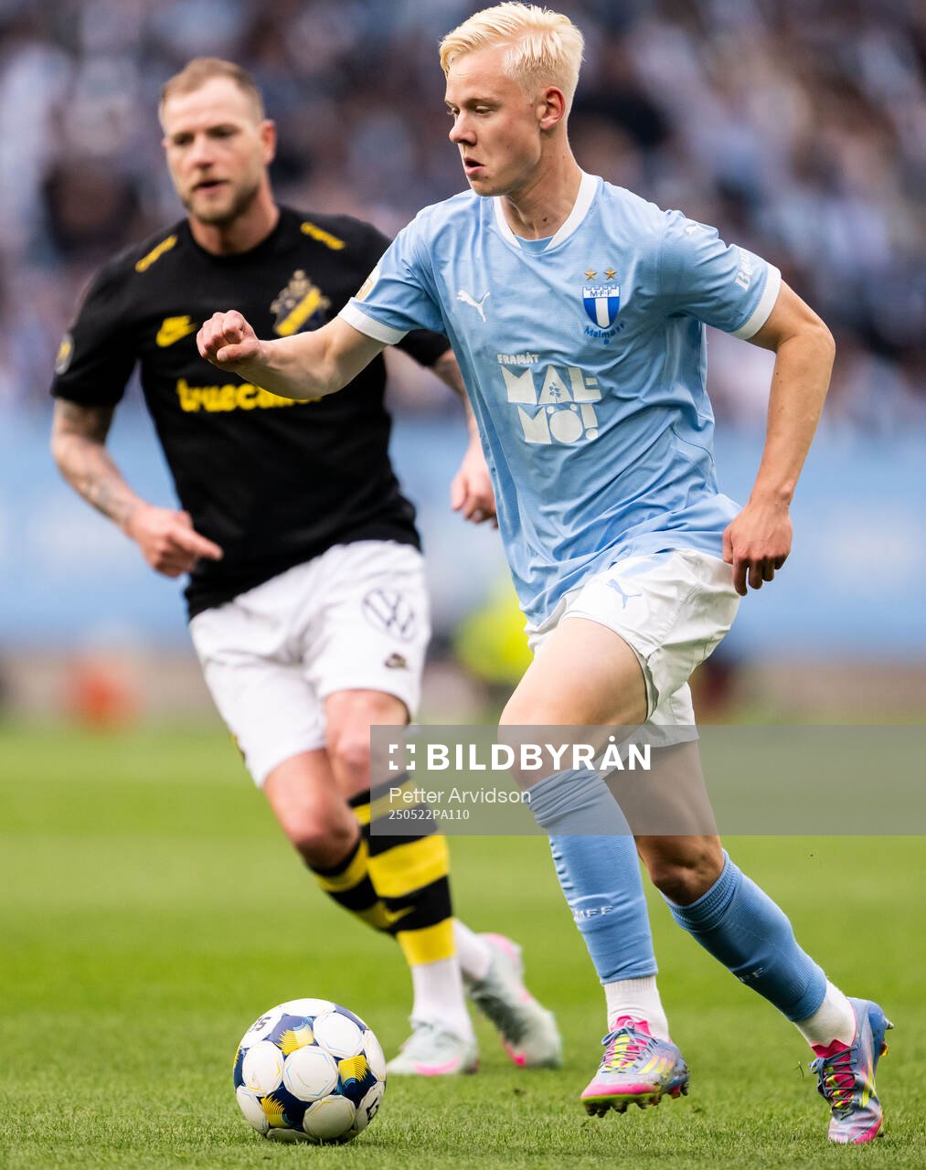Malmö FFs Otto Rosengren under fotbollsmatchen i Allsvenskan mellan Malmö FF och AIK den 22 maj 2025 i Malmö. 