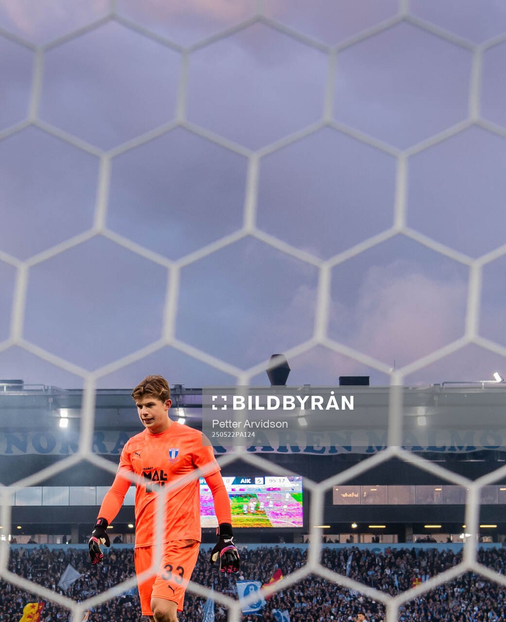 Malmö FFs målvakt Melker Ellborg under fotbollsmatchen i Allsvenskan mellan Malmö FF och AIK den 22 maj 2025 i Malmö. 