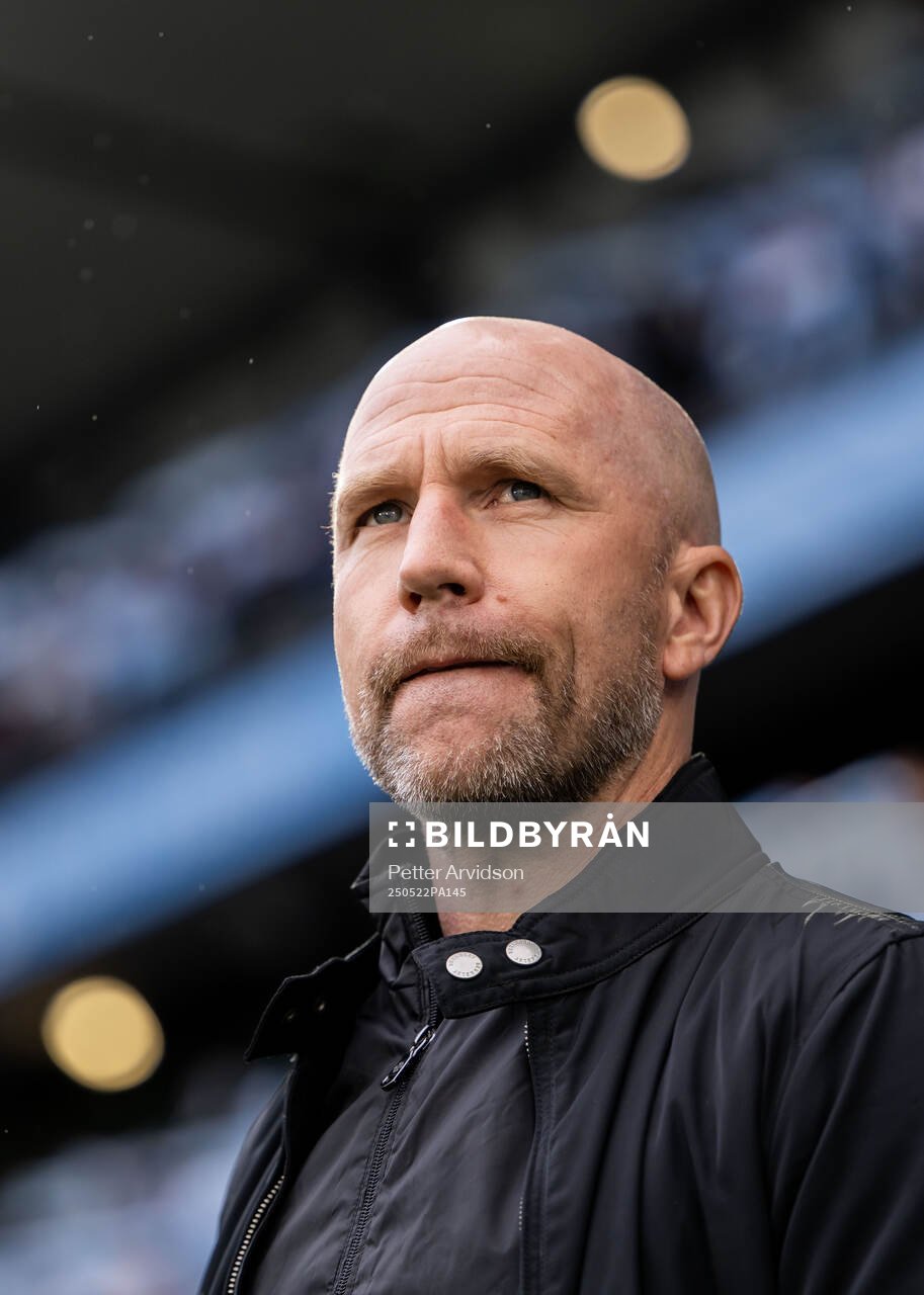 Malmö FFs tränare Henrik Rydström inför fotbollsmatchen i Allsvenskan mellan Malmö FF och AIK den 22 maj 2025 i Malmö. 