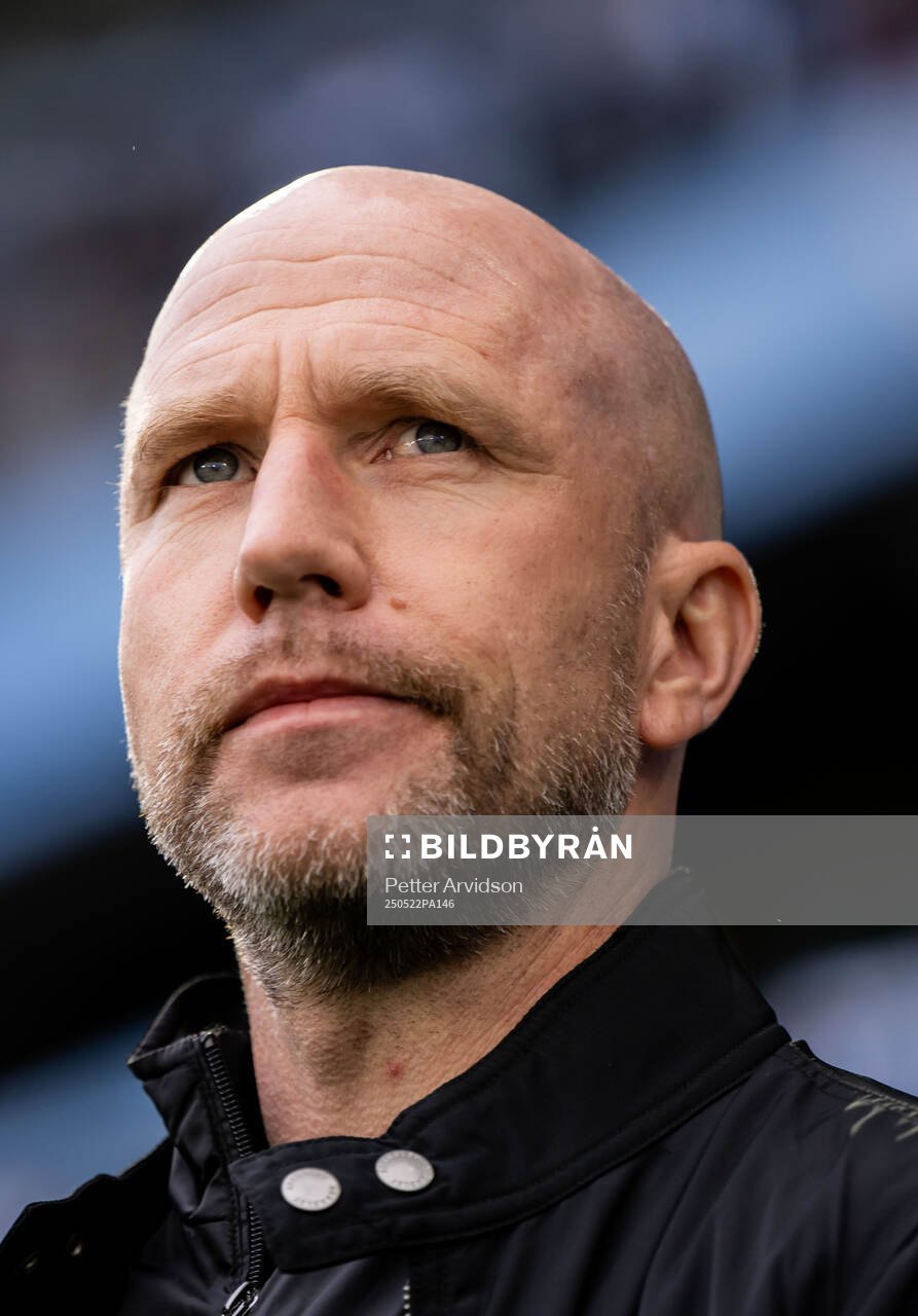 Malmö FFs tränare Henrik Rydström inför fotbollsmatchen i Allsvenskan mellan Malmö FF och AIK den 22 maj 2025 i Malmö. 
