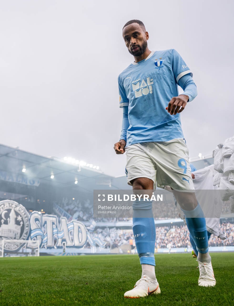Malmö FFs Isaac Kiese Thelin inför fotbollsmatchen i Allsvenskan mellan Malmö FF och AIK den 22 maj 2025 i Malmö. 