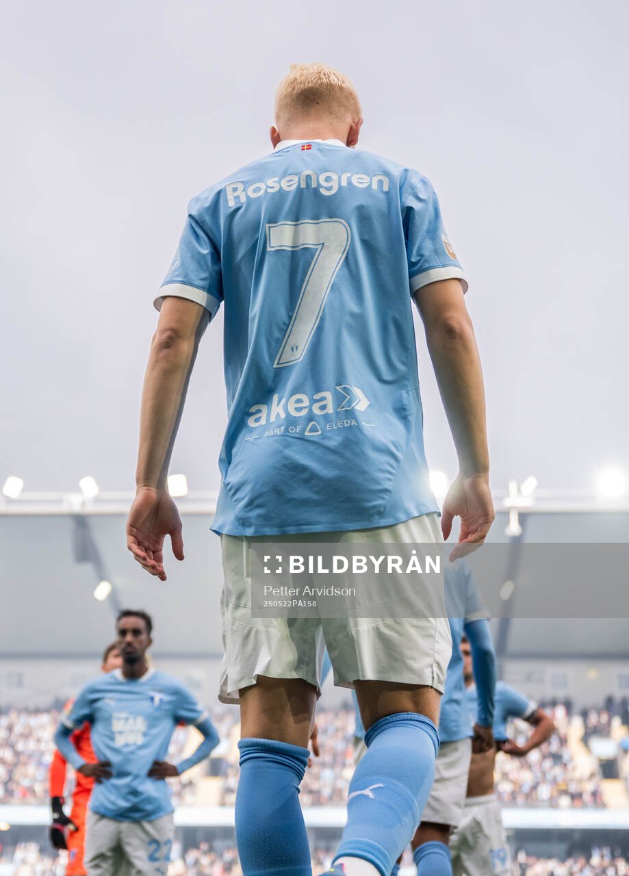 Malmö FFs Otto Rosengren inför fotbollsmatchen i Allsvenskan mellan Malmö FF och AIK den 22 maj 2025 i Malmö. 