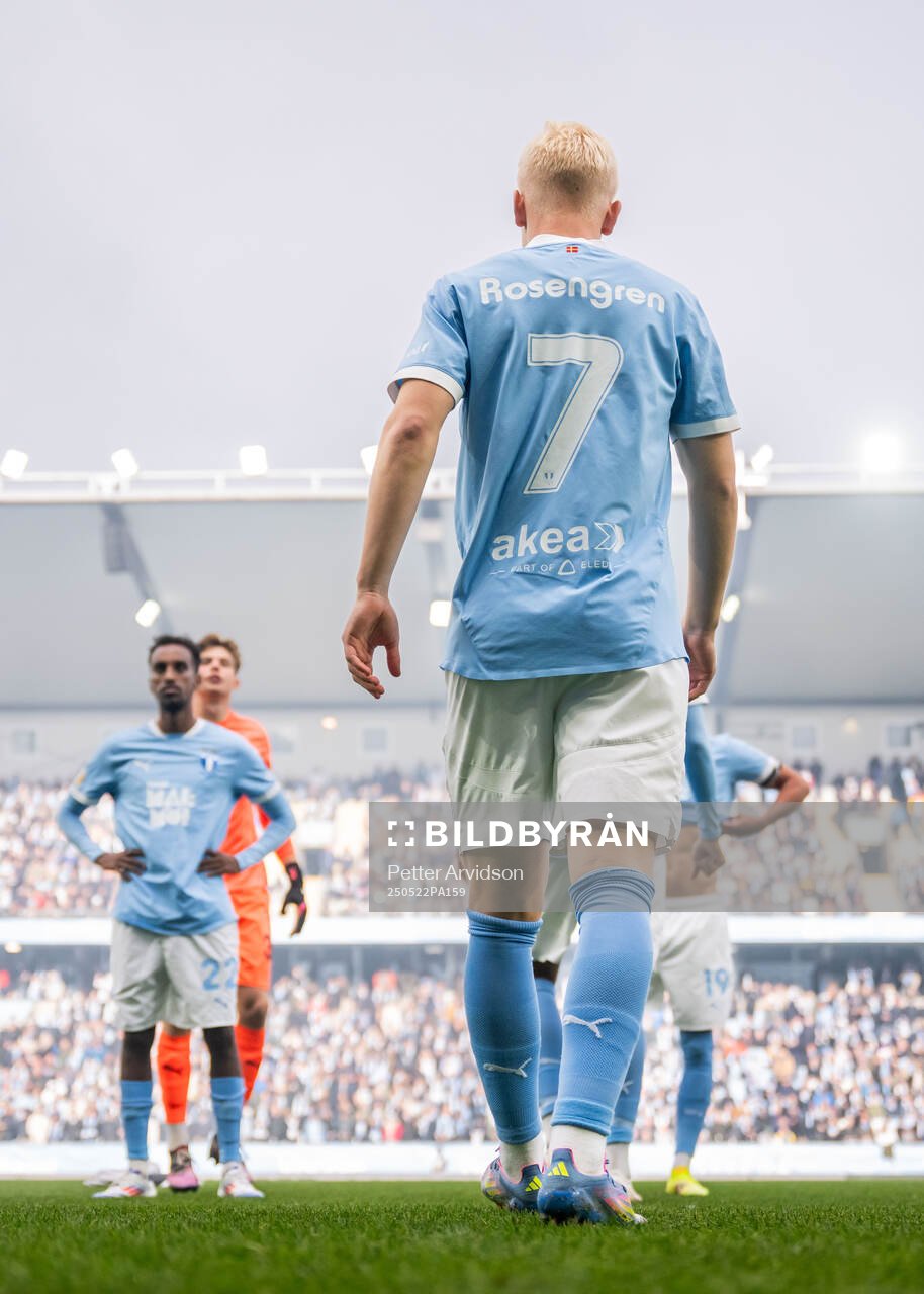 Malmö FFs Otto Rosengren inför fotbollsmatchen i Allsvenskan mellan Malmö FF och AIK den 22 maj 2025 i Malmö. 