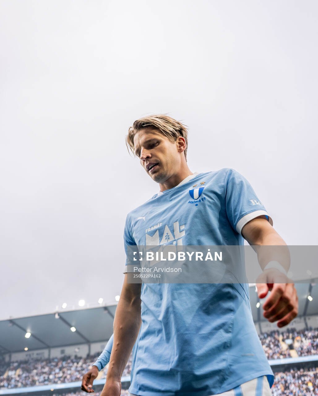 Malmö FFs Jens Stryger Larsen inför fotbollsmatchen i Allsvenskan mellan Malmö FF och AIK den 22 maj 2025 i Malmö. 