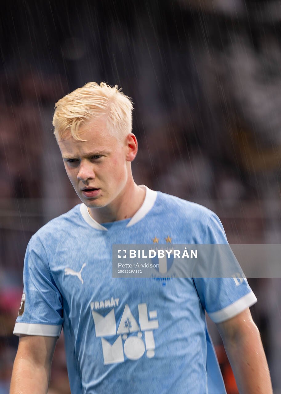 Malmö FFs Otto Rosengren under fotbollsmatchen i Allsvenskan mellan Malmö FF och AIK den 22 maj 2025 i Malmö. 