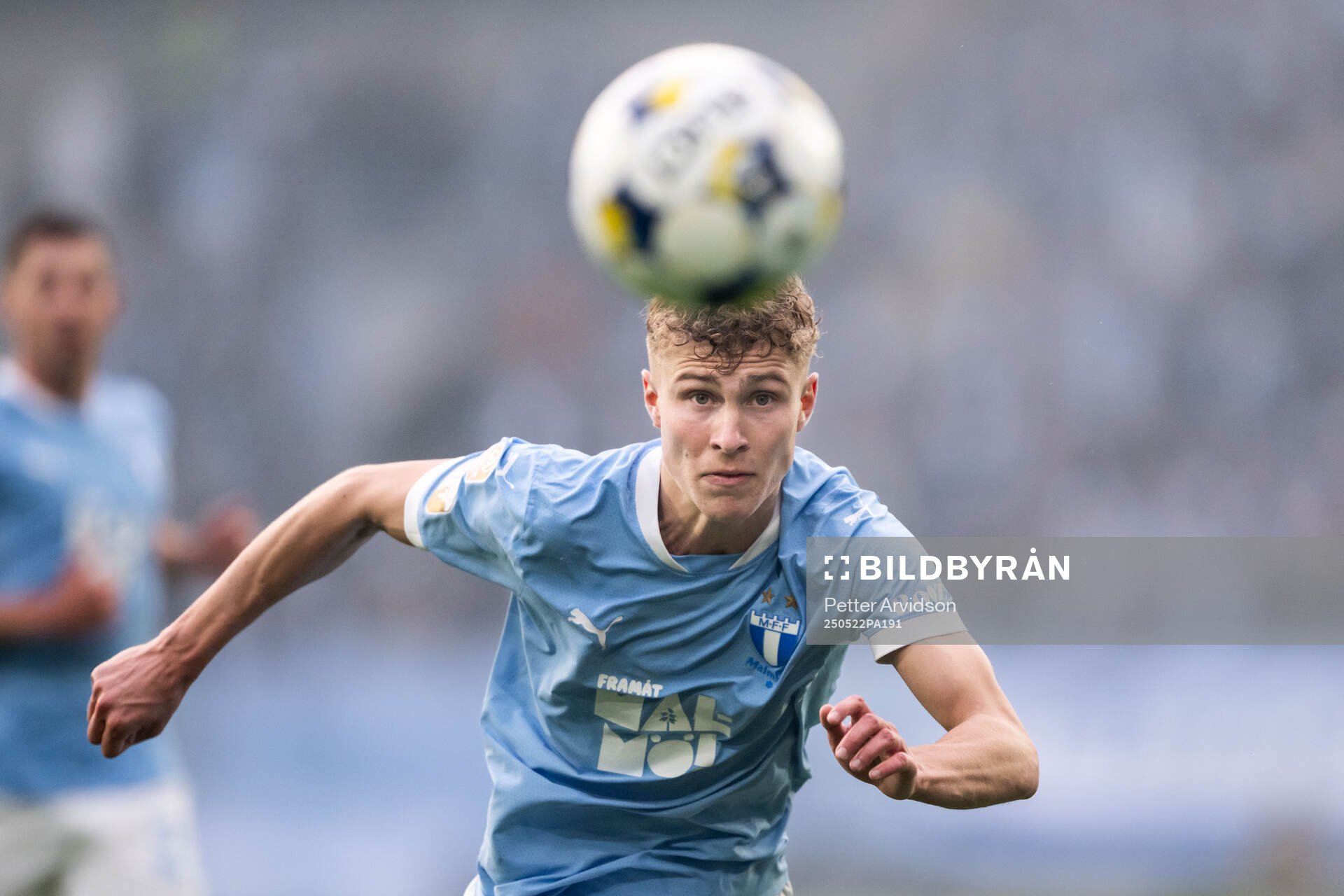 Malmö FFs Hugo Bolin under fotbollsmatchen i Allsvenskan mellan Malmö FF och AIK den 22 maj 2025 i Malmö. 