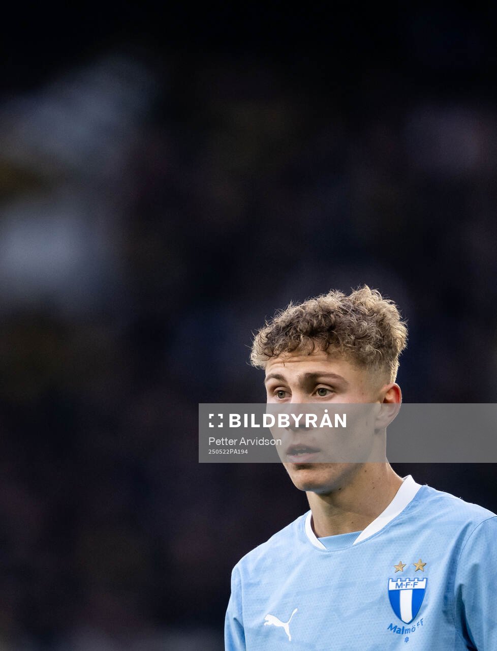 Malmö FFs Hugo Bolin under fotbollsmatchen i Allsvenskan mellan Malmö FF och AIK den 22 maj 2025 i Malmö. 