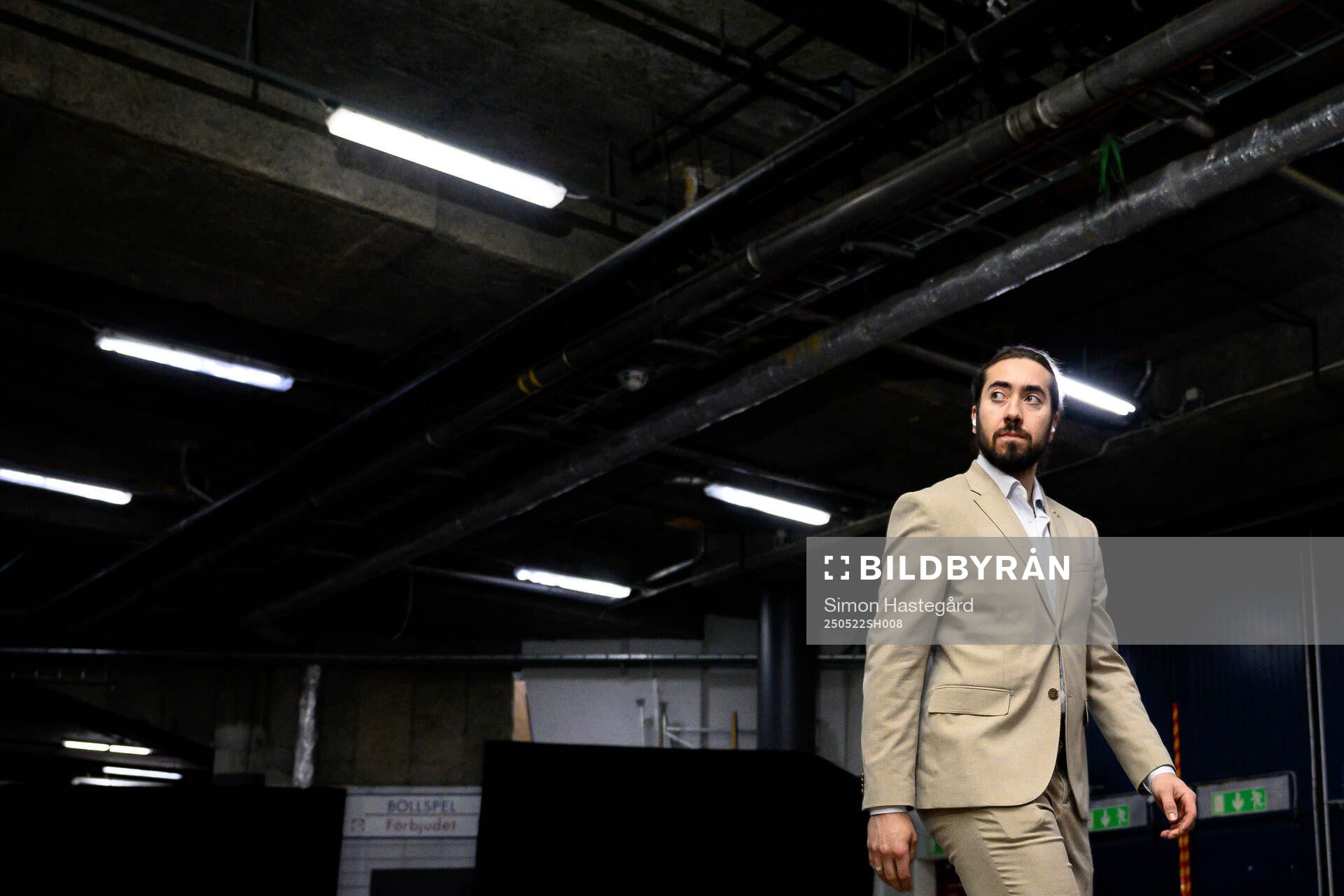 Mika Zibanejad of Sweden arrives to the arena